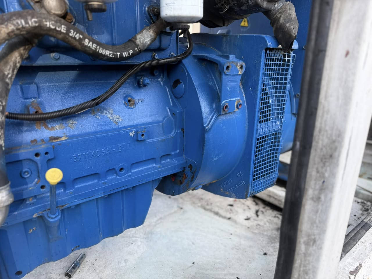 السلام عليكم مولد بيركز نكلزي  اصلي 100كيفي كاتم )6سلندر جديده لوك مشتغلا ساعات مكاني بغداد رقمي***********
