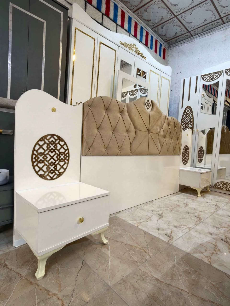 غرفة تركي مستعمله اخت الجديد 
٥قطع 
نضام ابواب
سعر 550 بغداد, العراق


**إذا كنت صاحب هذا الإعلان وتريد حذفه لأي سبب، رجاءا أرسل رسالة إلى الدعم الفني**