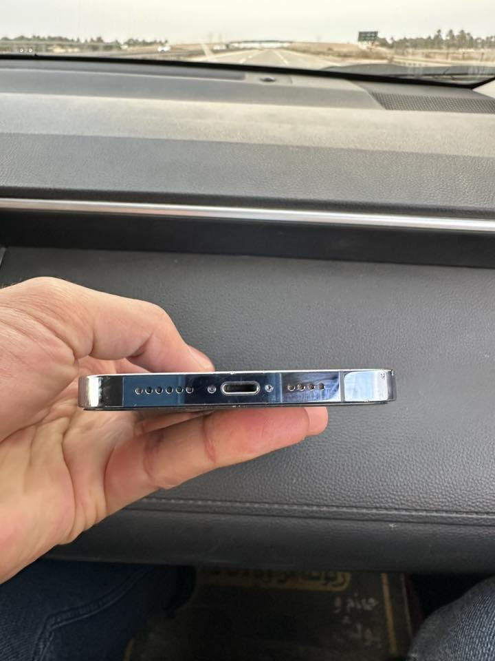 للبيـع  13 Pro max  ذاكره 256 بطارية 87
نظيف ممفتوح
نسخة الشرق الاوسط
بدون غراض
تجي تاخذة من بيتي
مستعجل ع البيع
650 الف
بغداد/الاعظمية
***********
