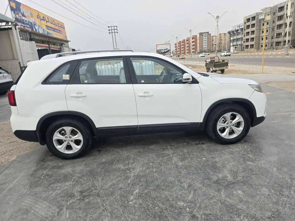 السلام عليكم 
سورنتو مديل 2013  شكل ال14 
محرك ٢٤٠٠ 
٧ راكب 
٣ قطع تبريد 
حساسات خلفي وامامي 
اشاير بلمري 
بيها صبغ موضح بالسونار بدون دواخل وبارد بلباب 
سياره جاهزه من كلشي ماشيه ١٥٠
رقم سليمانيه باسمي سنويه وهزه جديده دوشمة جديدة
السعر ١٥٨ وبيها مجال بسيط 
العنوان بغداد الرصافة ***********
