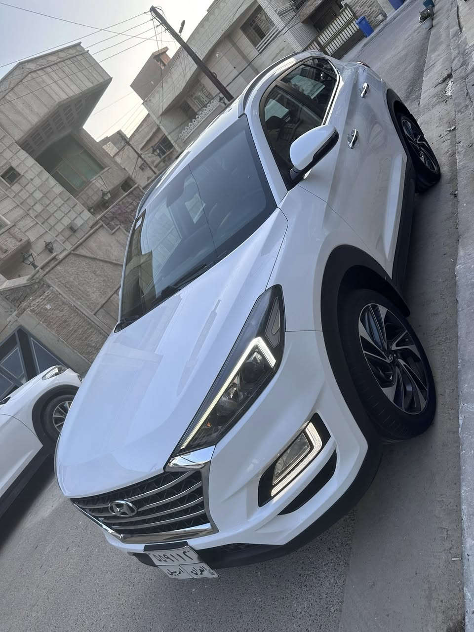 السلام عليكم
توكسان 2019 خليجي محرك 2000 دوش لسيارة رقم أربيل السيارة مكفولة كفالة عامة من عدا رصعتين بسيطات مسحوبات بي بي ار فقط وباقي السيارة كفالة حتى الدعاميات مكفولات والسيارة ماشية 89 
مواصفات السيارة:
بصمة،كشنين كهرباء ،مري شفط،حساس خلفي امامي ،ثلاث تحكمات انظمه قياده،بد لايت لد ولايت لد،وقطعتين تبريد وبعد بيها مواصفات اكثر.
والمكان السيدية
والسعر 180$
وهذا رقمي ‭0790 129 1286‬
