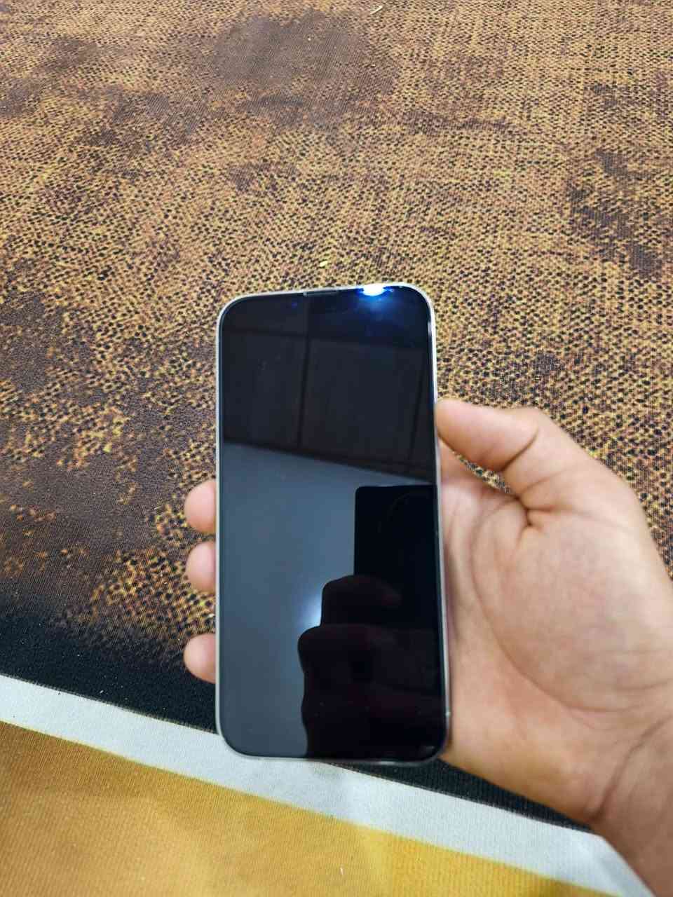 سلام عليكم أيفون 13 برو ماكس ذاكرة 256 بطاريه 85 ويا شاحنه وكفر جهاز نظيف جدا جدا 
سعره 730 وبي مجال قليل 
مكاني نجف حي ميسان 
*********** متواجد واتساب او اتصال
