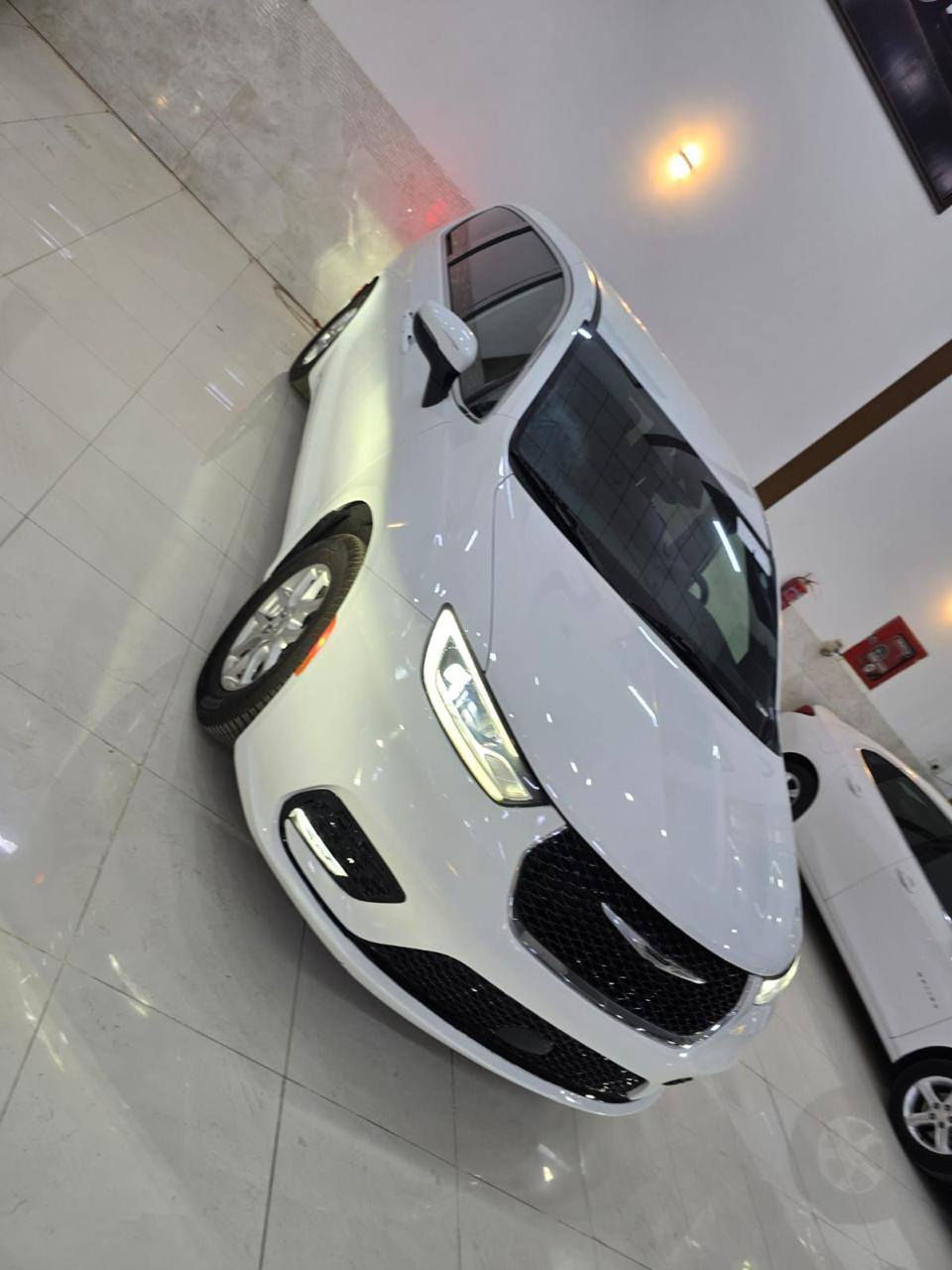 السلام عليكم 
للبيع كرايسلر باسفيكا 
موديل 2023
محرك 3600 
7راكب vip
المواصفات 
بصمه تشغيل عن بعد 
بصمه أبواب 
أبواب كهربائي 
تدفئه كشنات 
تدفئة ستيرن 
شاشه كبيره 
رادار امامي خلفي 
السياره حادثها من امريكا  قطعتين الجاملغ  الأمامي مصلح نفسه والجاملغ الخلفي مصبوغ نص   بابتين شبر بارد بدون تبديل بدون دواخل 
السياره مسجله مكتب أربيل بغداد 
سعر 245 وبيها مجال 
الرقم *********** 
مكاني بغداد
