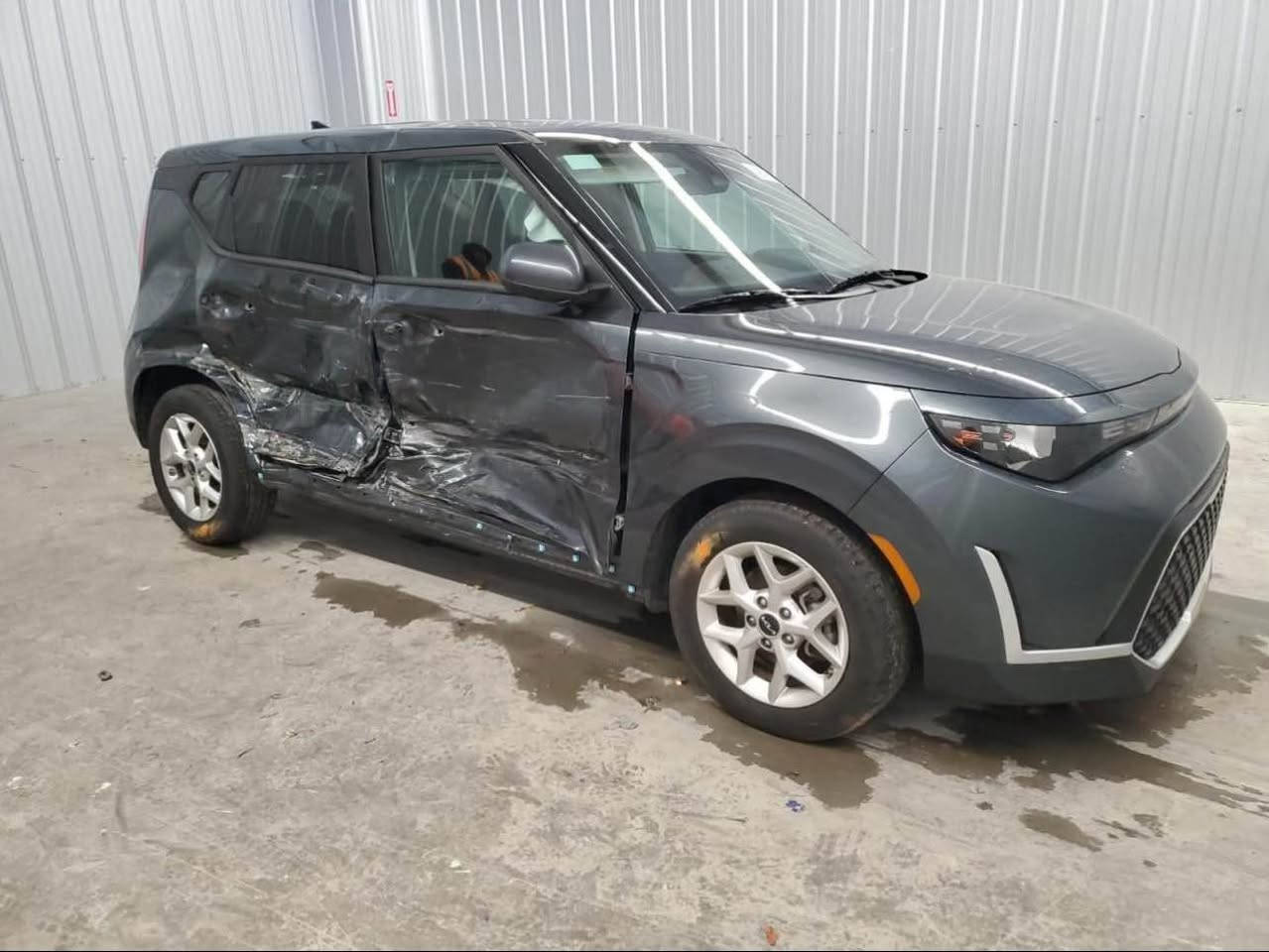 السلام عليكم 
للبيع كيا صول 2025 حالياً بالعقبة تنطي جنسيتك تدخل بأسمك 
بالامكان تدخل شهداء
ماشيه 17000 m  
حادث السياره جانبي بجم كبس فقط ايرباك البردة 

المواصفات/
شاشة دجتل  
محرك 2000 دوش 🚀 
رادار امامي
رادار خلفي
رادار جانبي
شاشة كبيرة
كامرة دوارة
سستم صوت 
اوتو ستوب
تحديد مسار
قيادة ذاتية
توقف ذاتي 
تنبيه عند مغادرة المسار
مانع انحدار
حساسات 360 درجة
وضعيات قيادة
وبعد بيها مواصفات
السعر  95 ورقة بدون كمرك وبدون تصليح
للاستفسار *********** متوفر واتساب حلة, بابل
