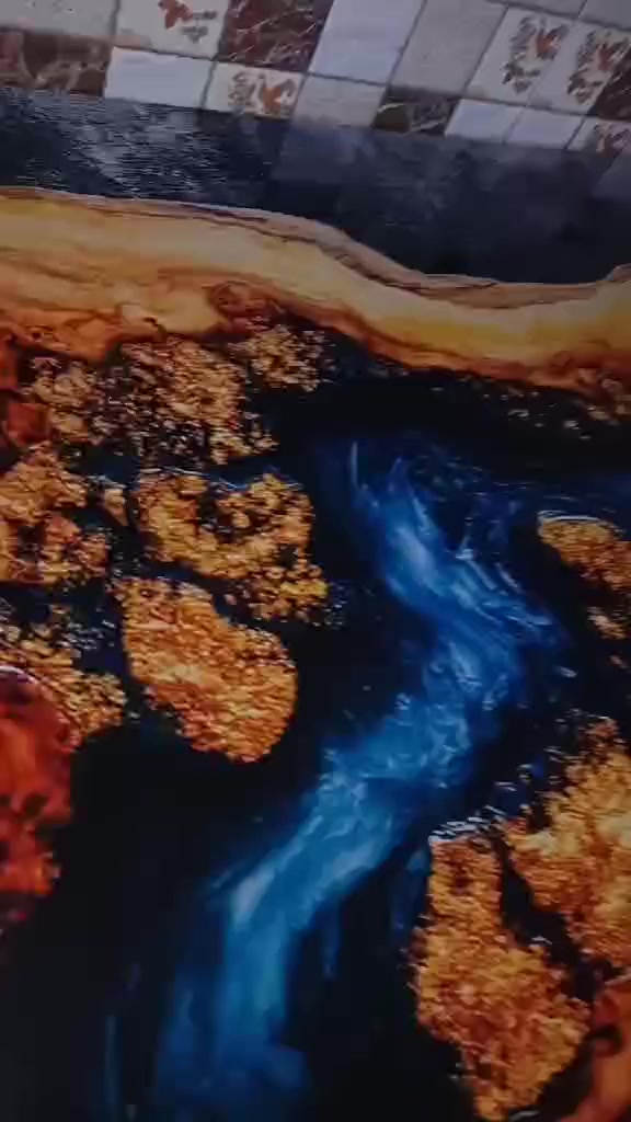 ميز طعام للبيع سعر 75الف وبي مجال 
***********
