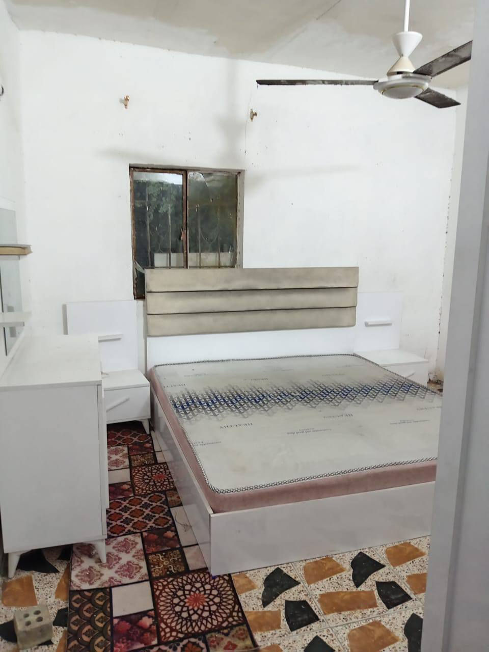 غرفه نوم 300 المكان الدورة مع الدوشك مابيها ضرر


**إذا كنت صاحب هذا الإعلان وتريد حذفه لأي سبب، رجاءا أرسل رسالة إلى الدعم الفني**