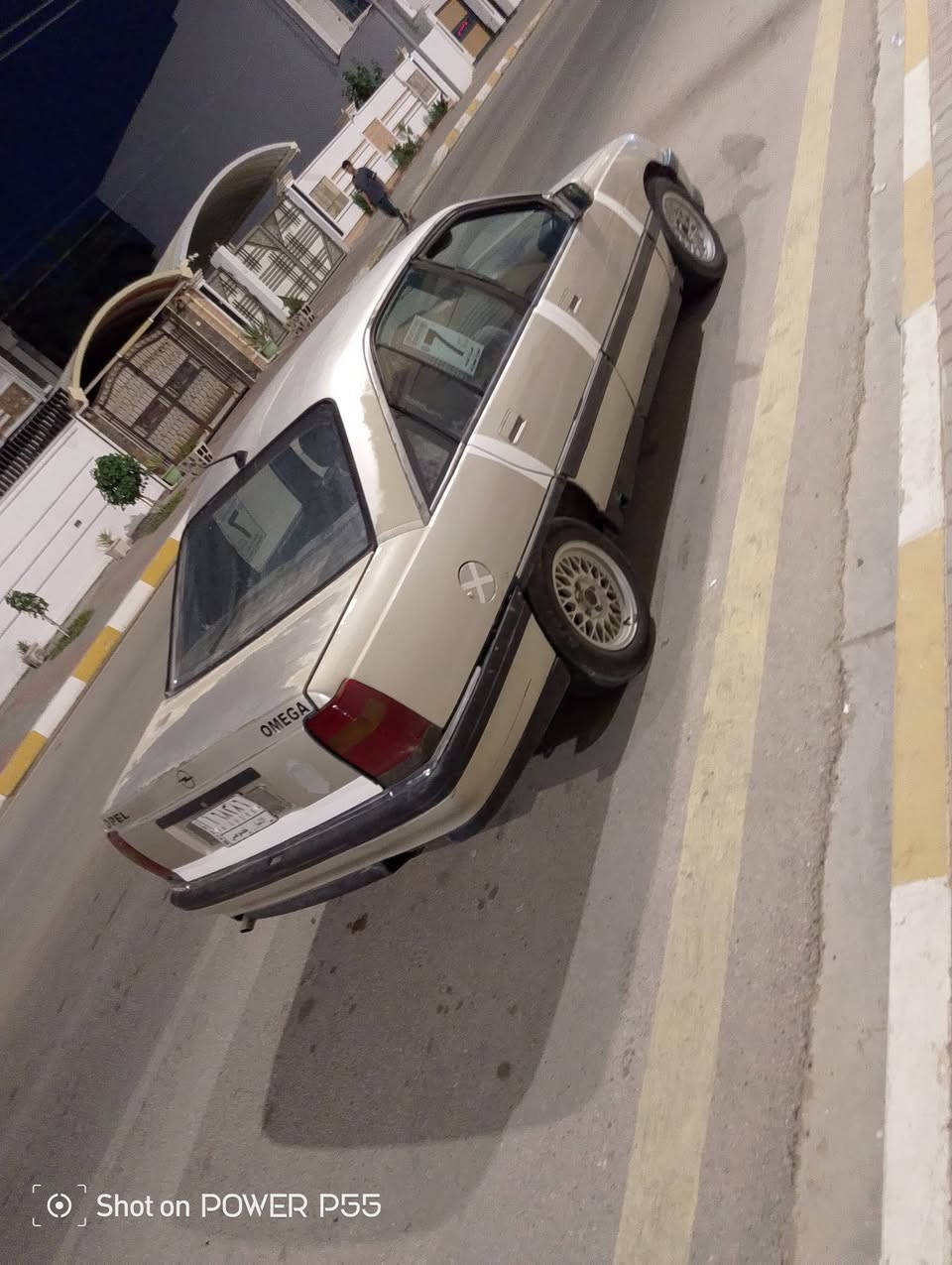 سلام عليكم أوبل اوميكة مديل 88محدثة 93محرك نضيف كير اوتوماتيك سيارة حلوة مال جناي خويس مابية خلاص سيارة بلادية قرفتة تخبل السعر 25العنوان رمادي ***********
