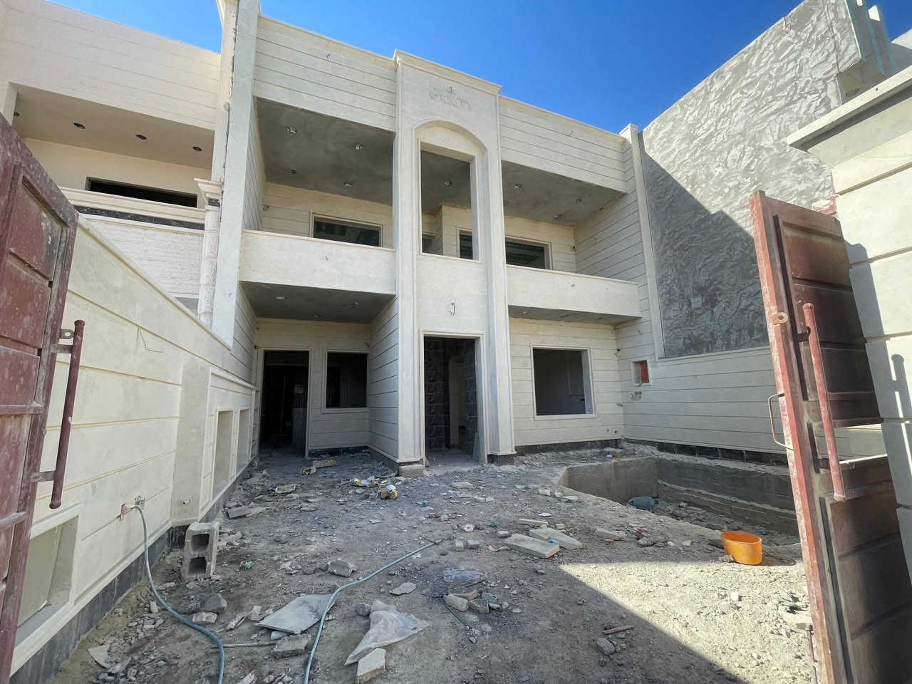 يوجد كادر حجر حلان  مرمر بسعر مناسب شغل شرط هندسه من يرغب بل عمل يتصل عل خط و الخاص مفتوح ***********
