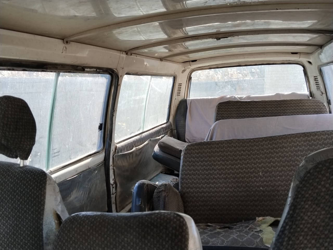 السلام عليكم سياره هايسه موديل 91 رقم الماني مكان السياره كربلاء المقدسة السعر 20وبيه مجال رقم التلفون ***********
