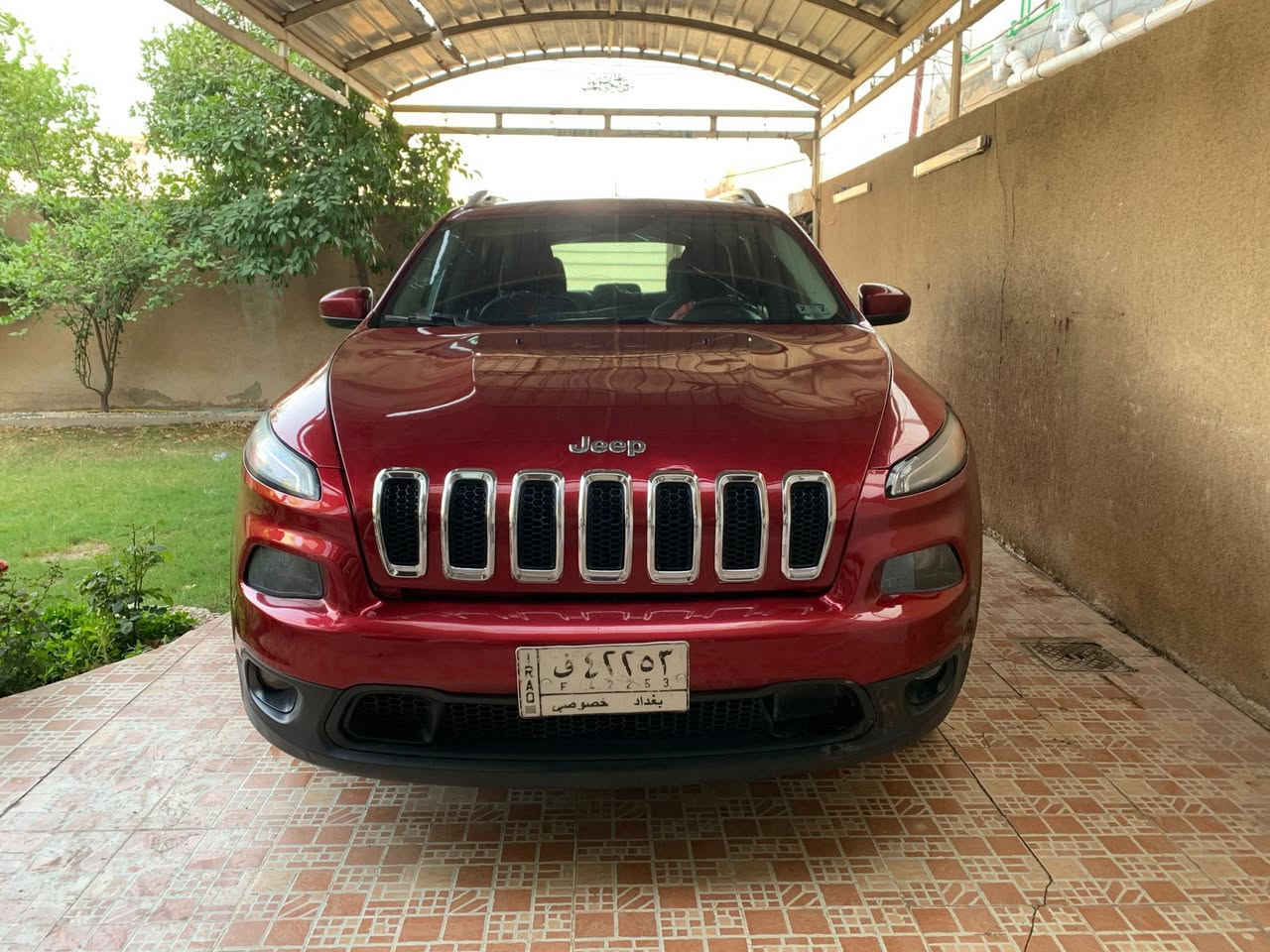 جيب شيروكي بزون 2015
جاهزه من كلشي
 تشغيل عن بعد
 تبريد شغال 
حداديه كامله 
محرك أربعه سلندر 2.4
شاشه كأمره 
و التشغيل بصمه 
وارد أمريكي بيهه 3 قطع 
رقمه بغداد 
بغداد المدائن ***********
السعر 130
