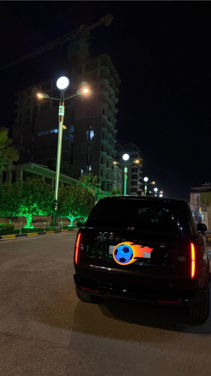 رنج روفر 2023 وكاله سرادار السياره 8 اوتو بايگراف الفول1/1 ماشيه 35 الف كيلو السياره رقم بغداد السياره جديده بحالة الوكاله للبيع او مرواس بجي كلاس ***********
