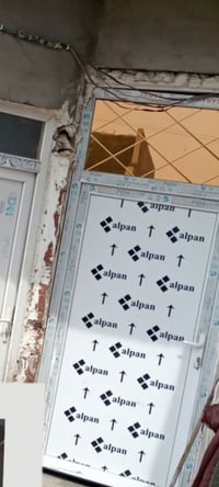 باب بلاستك للبيع ارتفاع مترين و60عرض متر و5سانتيم السعر 65 وبي مجال 07...