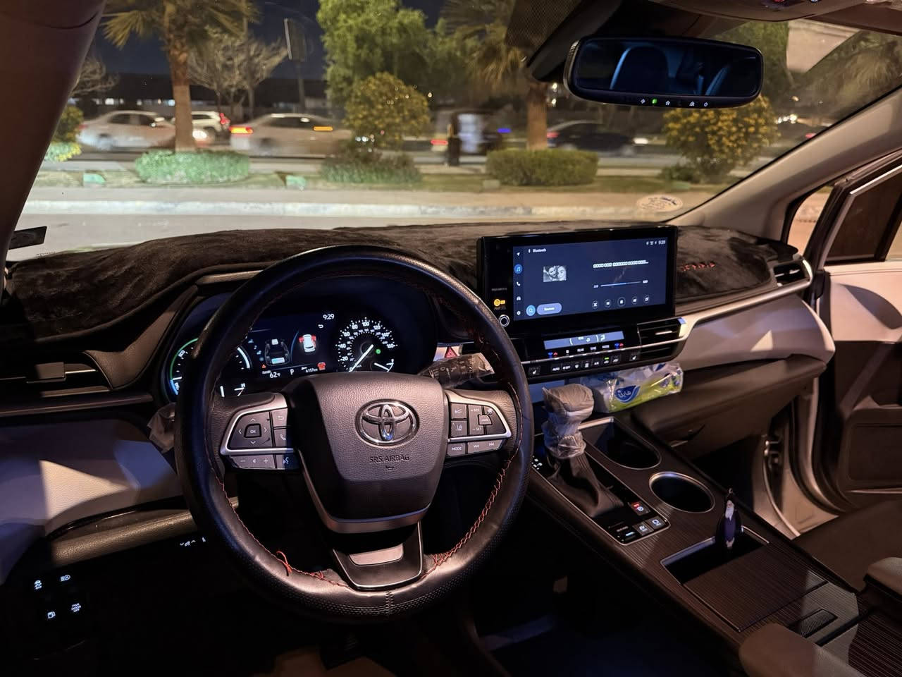 سلام عليكم
تيوتا سينا موديل 2025فئه xle فول موصفات هايبرد رقم بغداد تحويل ثاني يوم ماشيه 18الف 

الموصفات 

8راكب 

ابواب كهرباء +ابواب ذكيه تفتح عند الاقتراب 

كرسي 2 كهرباء +تدفئه تبريد 

تدعم الشحن الاسلكي 

الضرر :

كما موضح بل صوره جاملغ خلفي راجع بارد وجنطه مبدله 

السعر : 

340$وبيها مجال 

***********

مكان كربلاء
