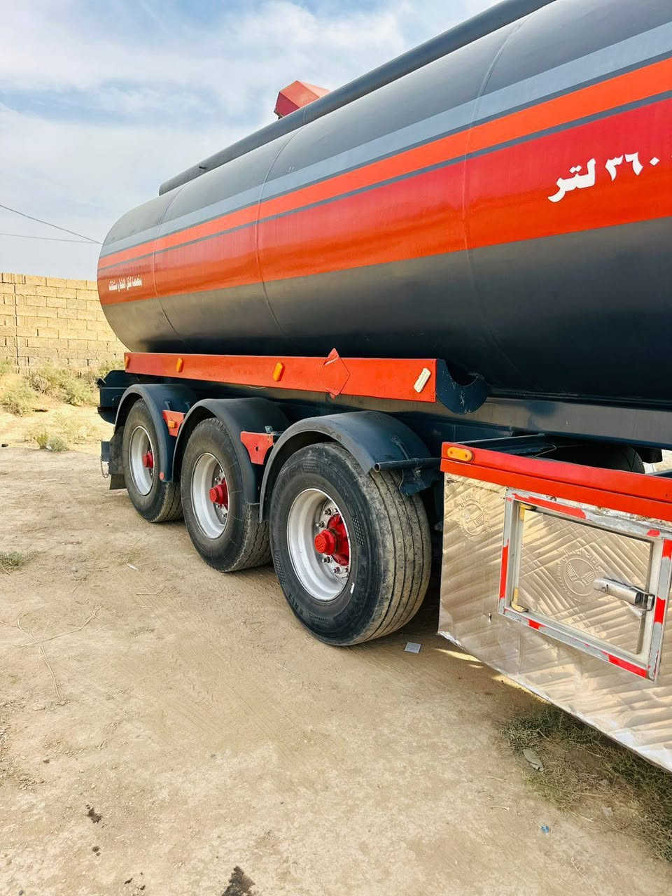 سلام عليكم سياره سكانيا للبيع موديل 1995 كير محرك شاصي كلو بشرط رقم دهوك سنويه لل 2029 طوناج مجدد قبل شهر جيبي اس تانكي بولون سعر 210 وبيها مجال مكان الشركاط لل اتصال ***********
