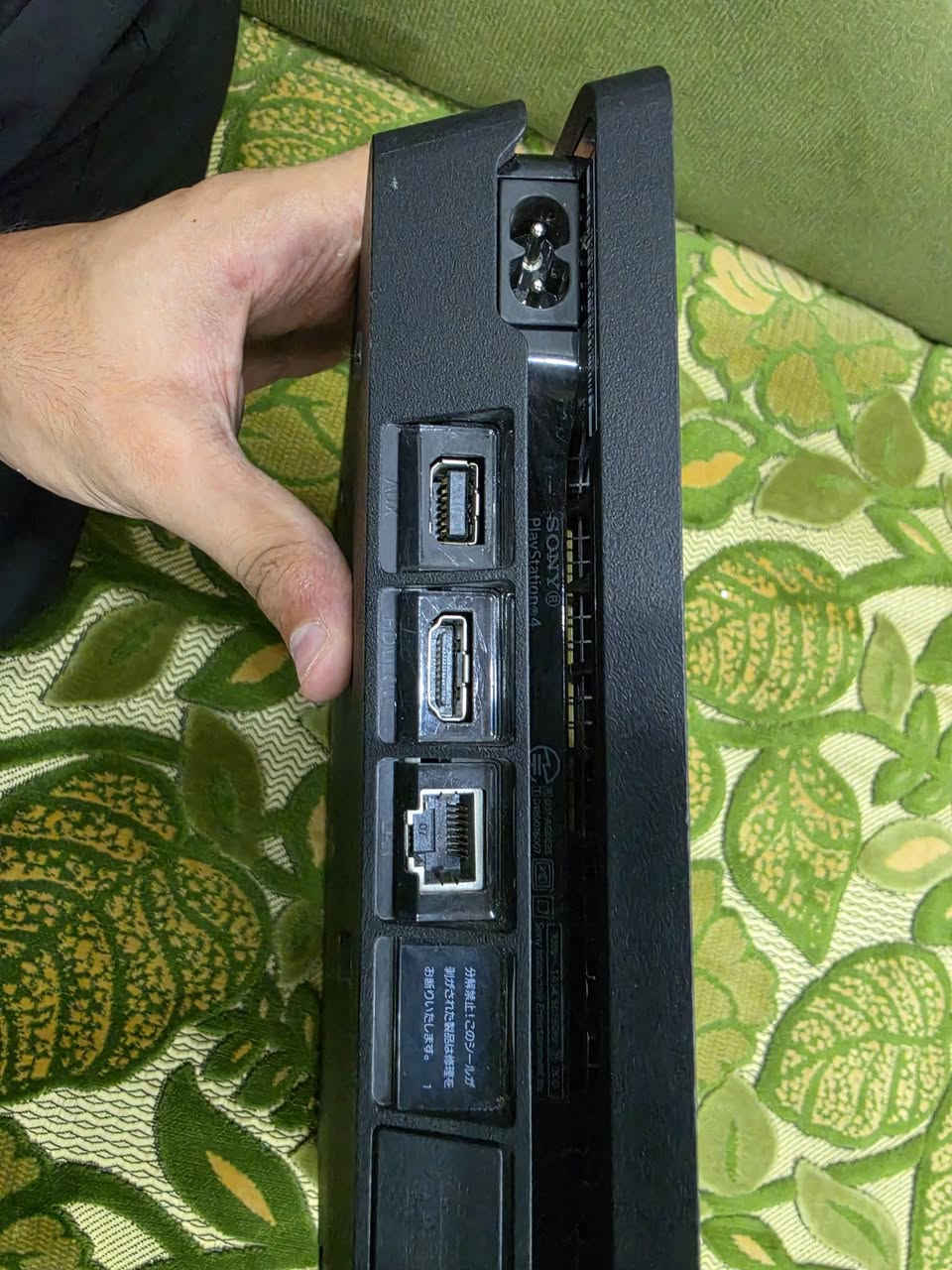 بلي ستيشن 4 سلم مهكر ياباني أصلي 🎮
مهكر نظام 11 أكثر نظام مرغوب و مستقر
ذاكرة 1 تيرا يعني الف كيكه يعني تنزل العاب براحتك شكد متريد 
كامل ملحقات 
يدات 2 
كيبل كهرباء 
كيبل HDMI 
متروس العاب من كافة الانواع 
طوبة و سيارات و حرب و مصارعه و بعد هواي العاب
البلي لوك ستيكر مكفول من الفتح و التصليح 
شرط الفحص 
مكاني النجف ناحية العباسية 
الشراي يتصل عليه
***********

