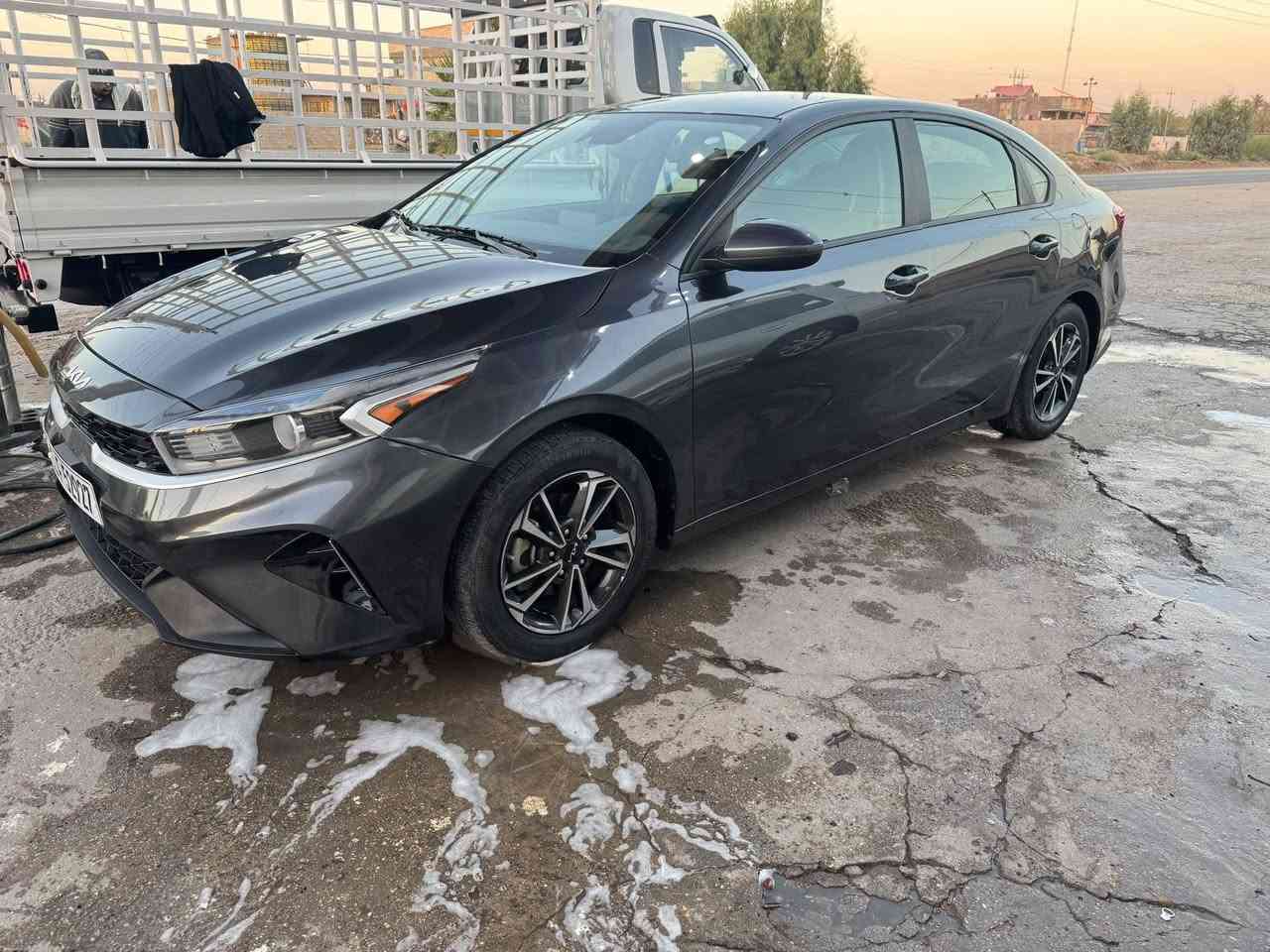 السلام عليكم
للبيع او مراوس 
كيا فورتي موديل ٢٤ 
ماشيه ٢٣ الف وارد امريكي حادثها بنيد فقط
مكان السياره كربلاء الاستفسار ***********
