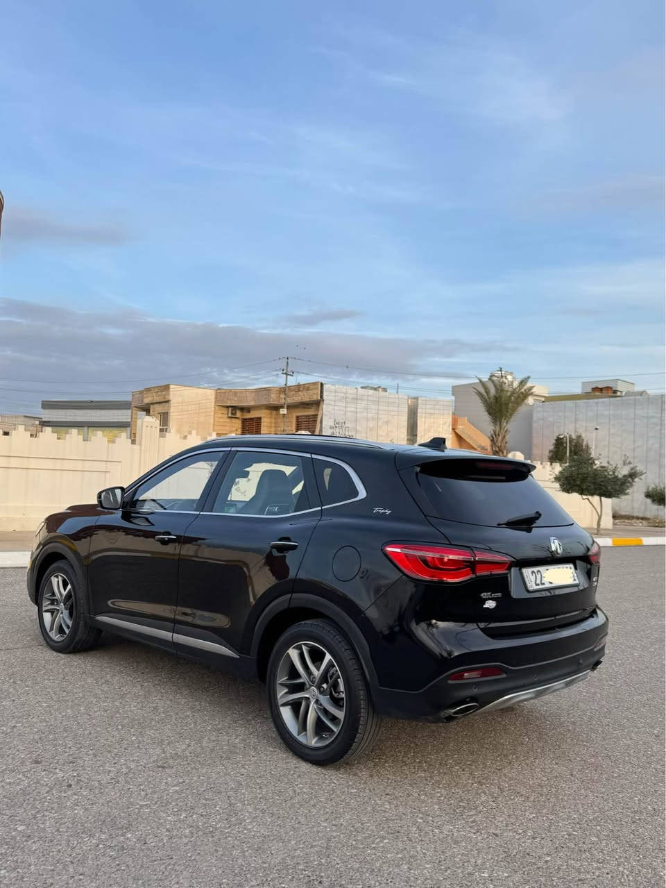 Mg Hs 2022
مواصفات تروفي فول فول ®️

🔴بانوراما 
🔴كيج الكتروني 
🔴كشنات رياضي + جلد 
🔴داخل احمر 
🔴صندوق شفط 
🔴شفتات ستيرن 
🔴دكمة سوبر سبورت بلستيرن 
🔴ليد داخل متغير الوان
🔴كشنات كهرباء 
🔴اوتو هولد 
🔴كشنات تدفئة
🔴رادار خلفي +جانبي
🔴حساس خلفي 
🔴مودات قيادة 
وباقي هواية مواصفات 

بدون صبغ بدون ضرر 

✔️كير محرك تبريد صدر كلة بشرط 

🪪رقم سنوية جديد 

📍مكان السيارة اربيل 

💵السعر 132 
📞***********📞 أربيل, العراق
