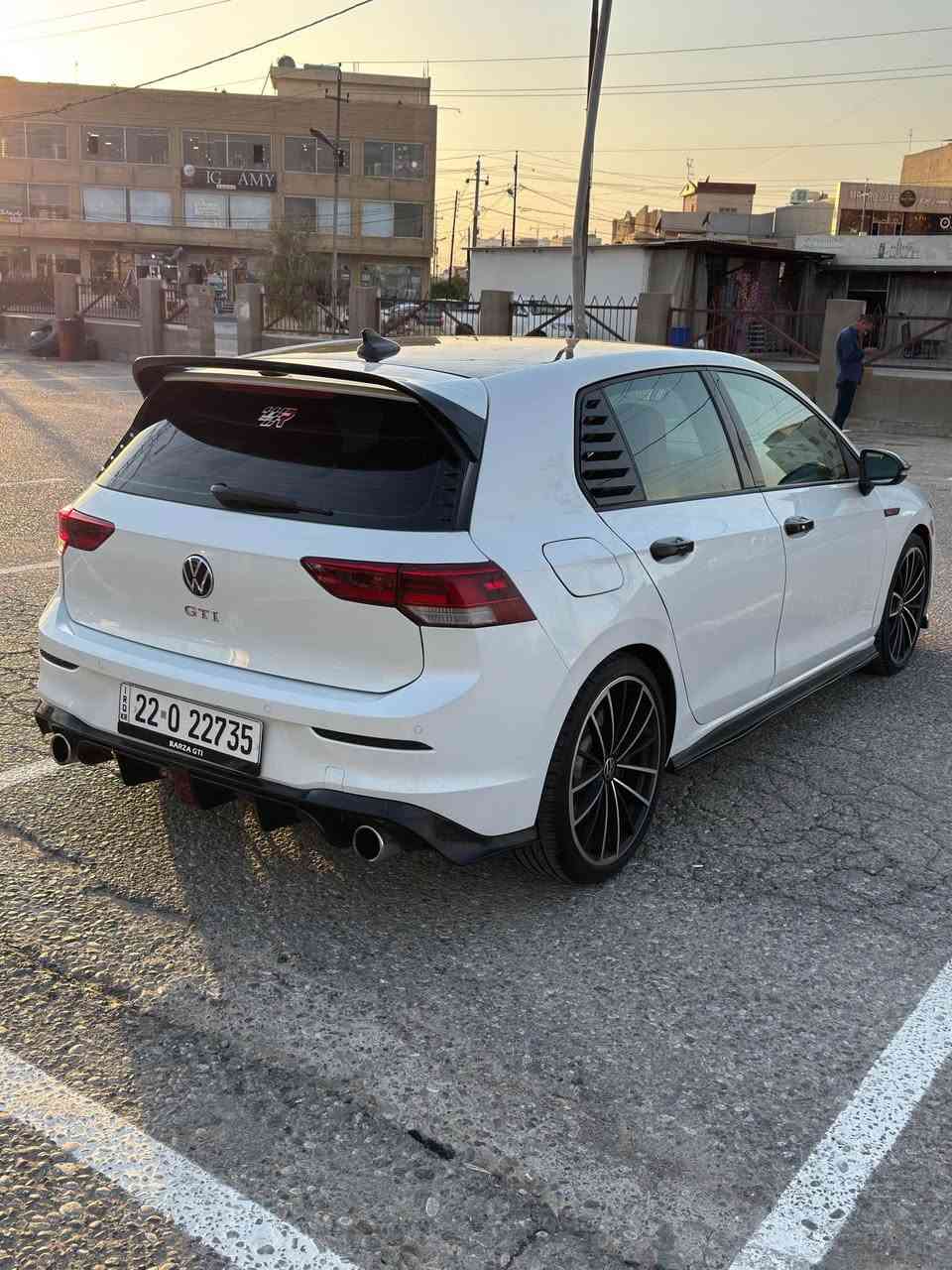 Golf GTI 2023 40th Anniversary 

فول فول بێ پانۆراما 
سوکان گەرم
کوشین گەرم
سوکان ڤۆلیۆمی لمس 
شەحنی وایر لێس 
٣مۆدی لێ خوڕین
ئەو بابەتانە فولە لە ڕووی مواسەفات 
سەروو ١٠ وەرەقە بەس لە جوانکاری دراوە زۆر جوانە سەیارەکە 
سەیارەکە هەموو شتی بیلادیە هیچ دەسکاریەکی مەکینەی نەکرایە
یەک پارچە بۆیاخە چاملغی پشتەوە 
لەگە قەپاغی سندوقی بە بیلاد گۆڕایە 
تۆزەک تەعدیلی سەقفی هەیە 
بێ ئێرباگە 
سعریشی ١٨٥و معامەلە أربيل, العراق


**إذا كنت صاحب هذا الإعلان وتريد حذفه لأي سبب، رجاءا أرسل رسالة إلى الدعم الفني**
