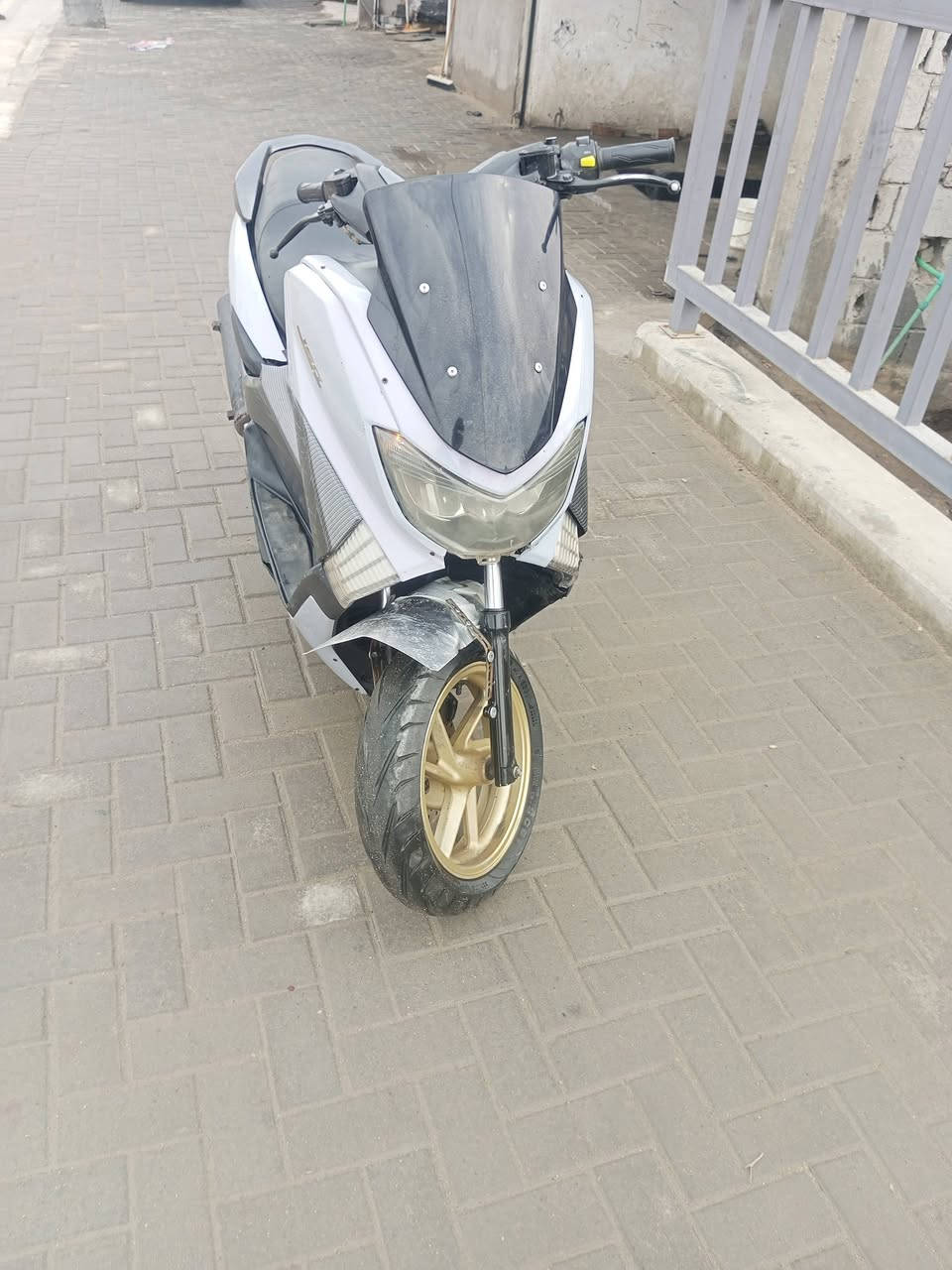 السلام عليكم دراجه للبيع شعر 900 ويها مجال دراجه نظيفه مكينه ما مفتوحه اتصال عاده هذام***********
