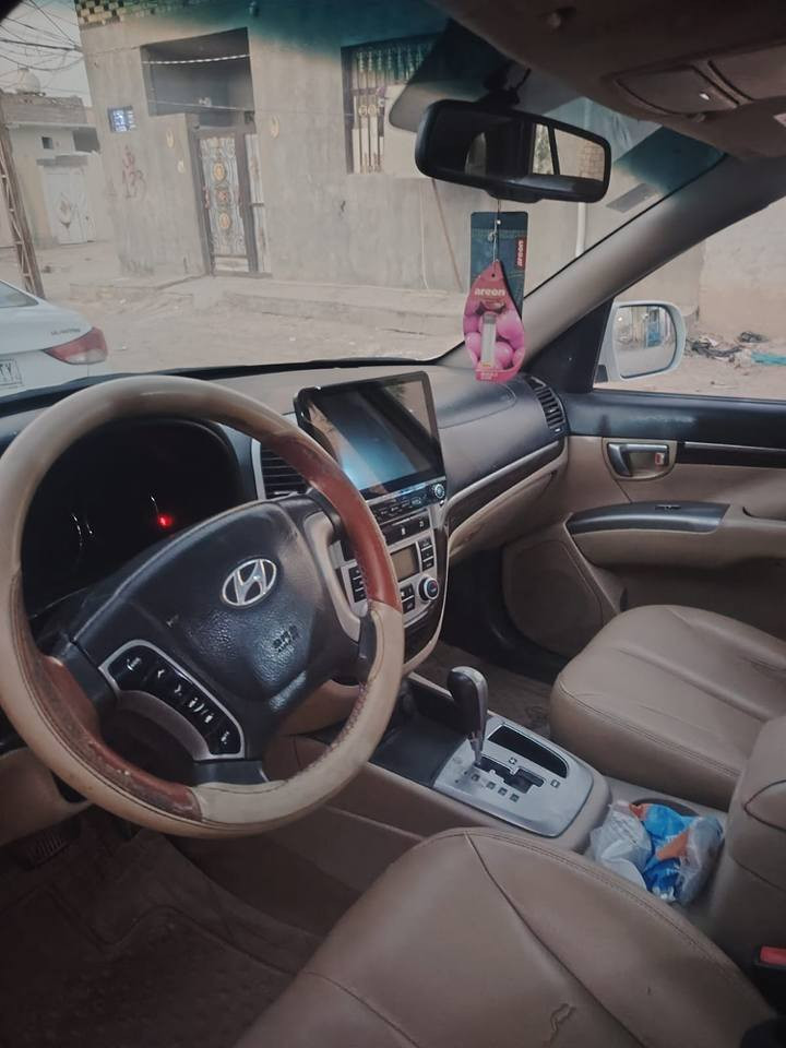 سلام عليكم 
سنتافي 2010 متجايه صفحه 6v 
فول واحد على واحد السعر 95 وبها مجال 
للاتصال *********** النجف, العراق
