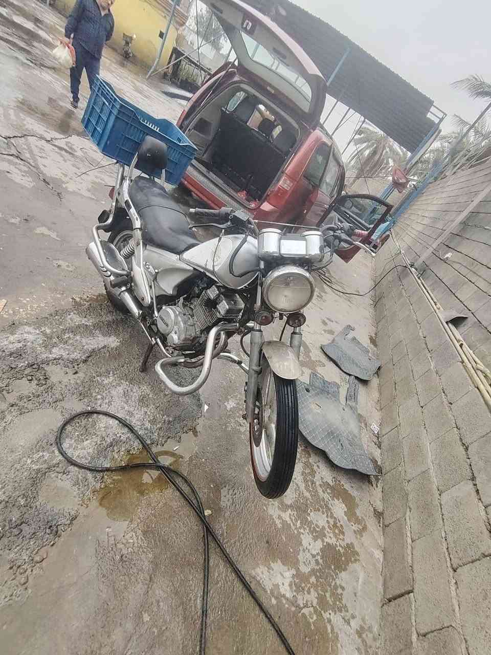 سلام عليكم ديلم لبيع سعر ٣٠٠ وبي مجال مجفت جديد ***********
