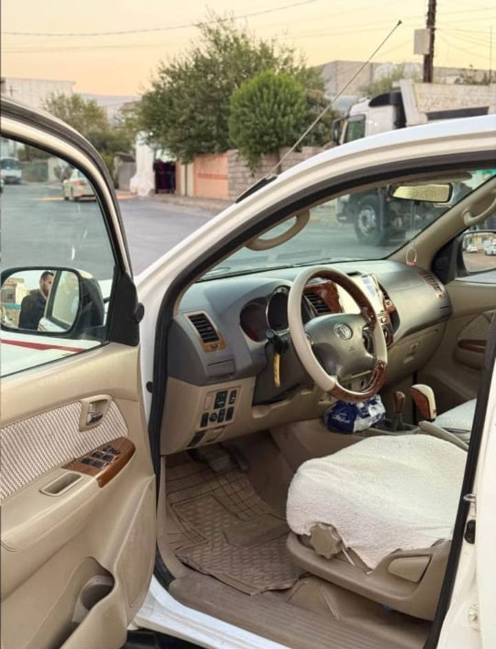 تيوتا فور جنر موديل ٢٠٠٩ سياره جديده ومكفوله عدا الجالمغ الامامي براغيه مفتوحه بدون تبديل الباقي كفاله عليها سيرفس كامل حداديه قبل ١٠ ايام مسويها مستعجل على البيع ***********ماكان واسط شيخ سعد
