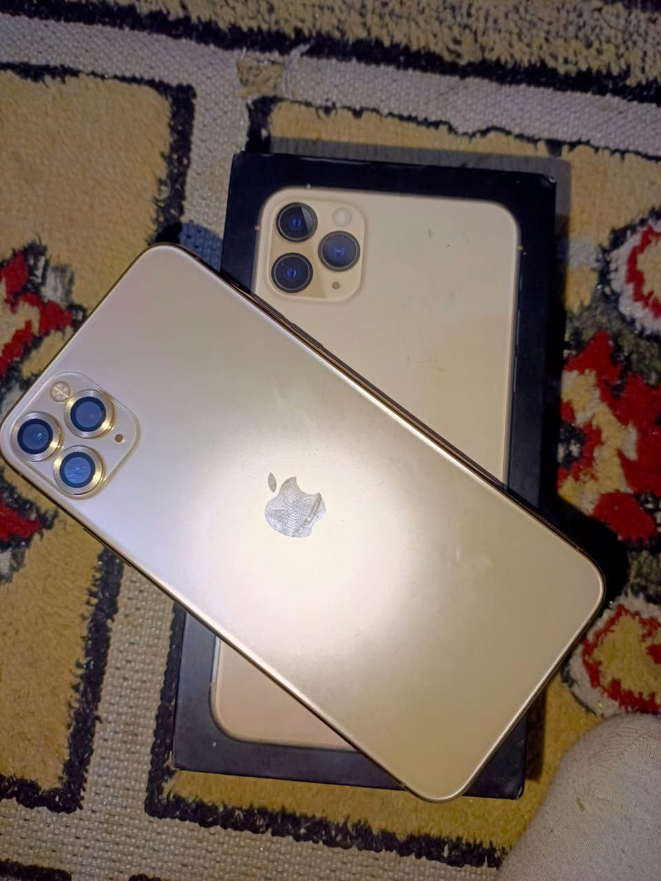 السلام عليكم ايفون ١١ برو ماكس مبدل شاشه وبطاريه نوعيه زينه الجهاز نضيف ذاكره ٢٥٦  مع كارتونه وكآمل ملحقاته السعر 240 وبيه مجال العنوان الزبير لتواصل ***********
