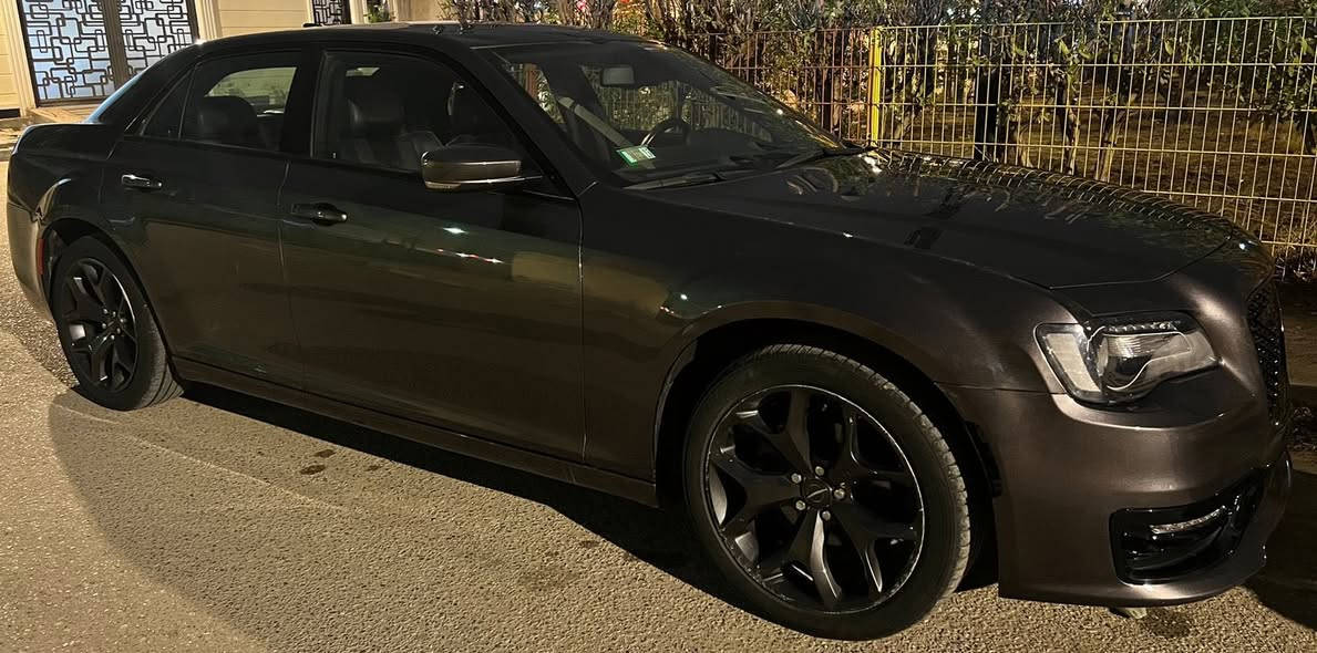 السلام عليكم اوباما S مديل 21 اصل السياره كفاله من الكص حاويه فقط حادث بسيط دعاميه الاماميه وربع من الجاملغ الامامي السياره جديده بعدها بريحت الشركه السياره بدون اقام مكاني بصره مركز المدينه السعر 115 وبيها مجال قليل
***********
