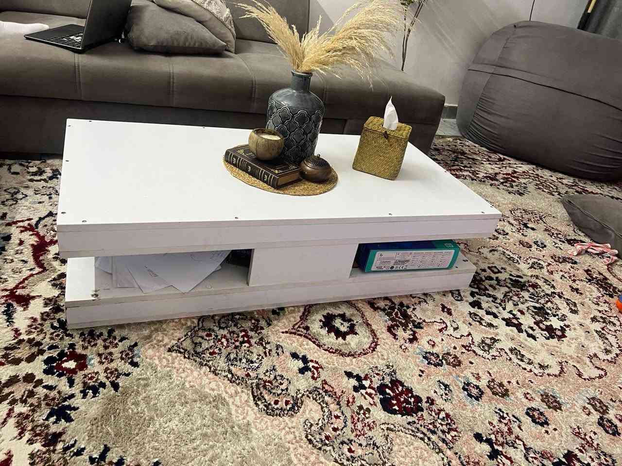 السلام عليكم 
ميز وسطي وميز تلفزيون مع رفوف عدد ٢ للبيع بغداد حي الجهاد السعر ١٢٥ الف 
***********
