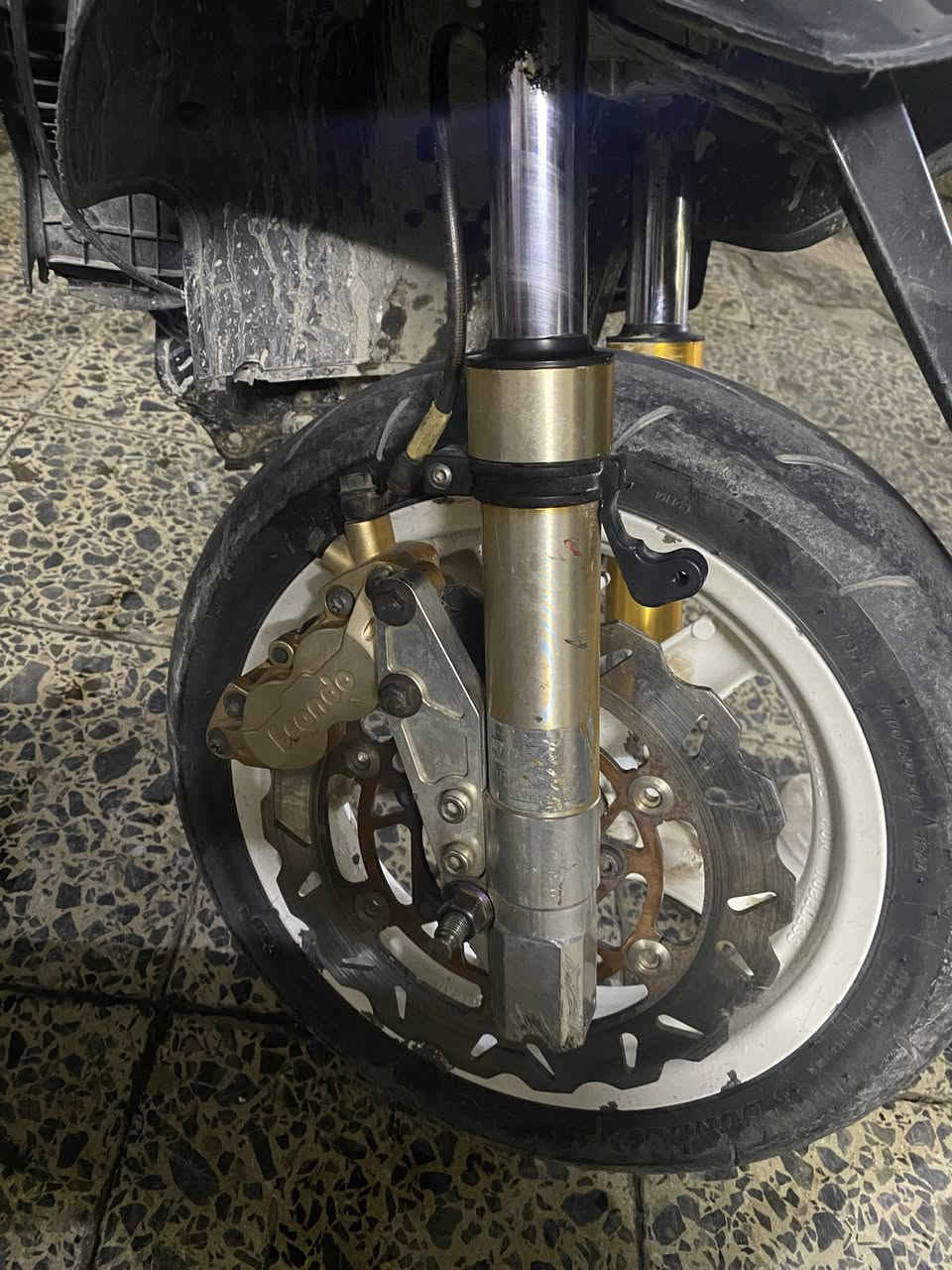 صدر dy ذهبي
فج فرندو 
صينيه ذهبيه و ملقط
كله سيت كامل و ابيع قطع منه عادي لخاص مفتوح و
هذا رقمي ***********
