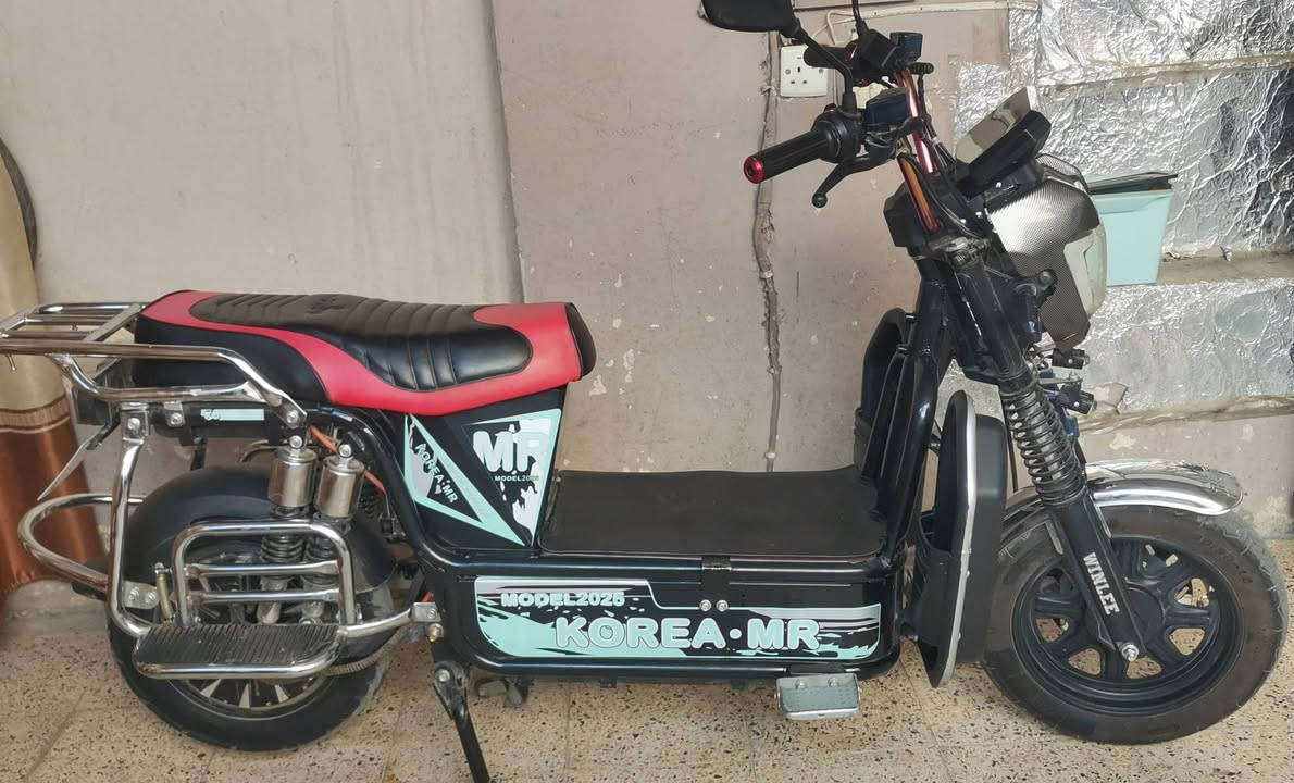 السلام عليكم ماطور شحن نوع هارلي 5 بطاريات جدد ريمون تشغيل نظافه 100/100 السعر700 الف وبي مجال اتصال ***********
