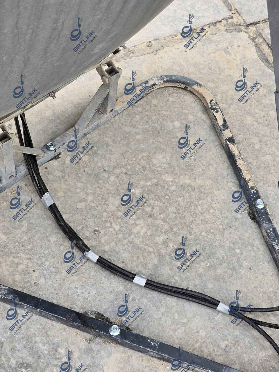 تنصيب 3 صحون

صحن نايلسات قمر العائلة مع لاقط رباعي
صحن جيكارد مع مسطرة قمر يوتلسات 16 واموس 
صحن سهيل سات لجهاز بي ان الرسمي

للتنصيب الاتصال داخل النجف 
***********
***********
