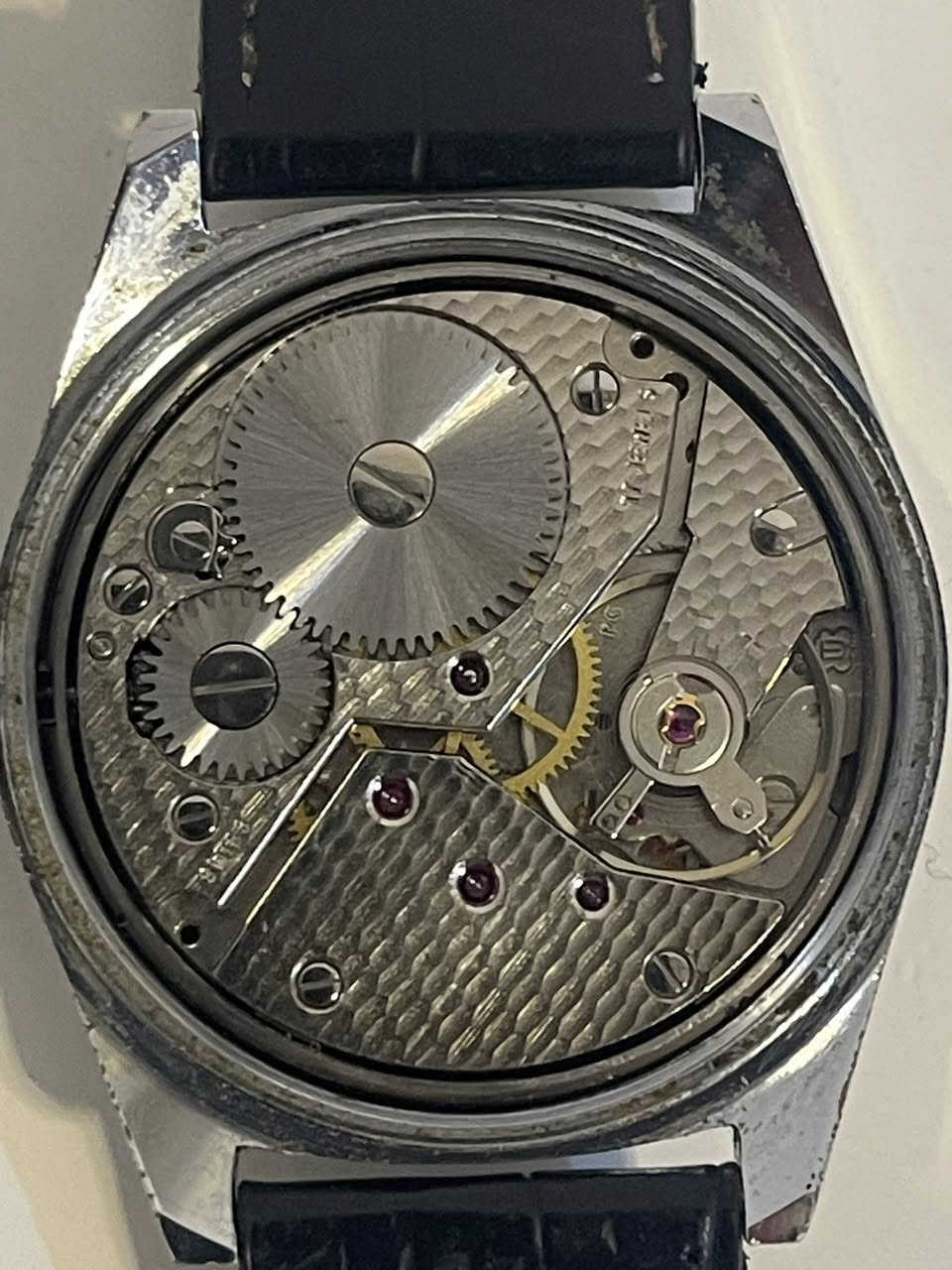 ساعة نيوفرسال جنيف سويسري الاصل قطر 35 نظافه تامه تكويك يوجد توصيل لكل المحافظات


**إذا كنت صاحب هذا الإعلان وتريد حذفه لأي سبب، رجاءا أرسل رسالة إلى الدعم الفني**