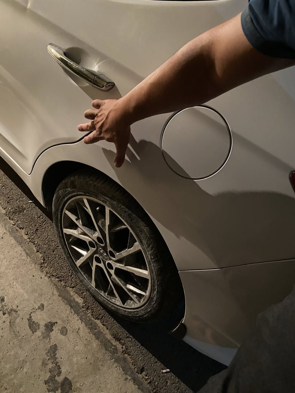 النترا ١٩ خليجي ماشيه 90 الف رقم بغداد 
بيها طخه ومصلحه درجه اولى باقي مكفول كير محرك مكفول سياره جديده بيها شخط بلباب ماشر بلصوره خفيف السعر ١٥٥ مكاني الغزاليه ***********

ذاكرلك كلشي تجي متشوف غير شي انشاء الله وعملتها مال بيع معروفه الشراي كل الهلا بي عين غطه وعين فراش
