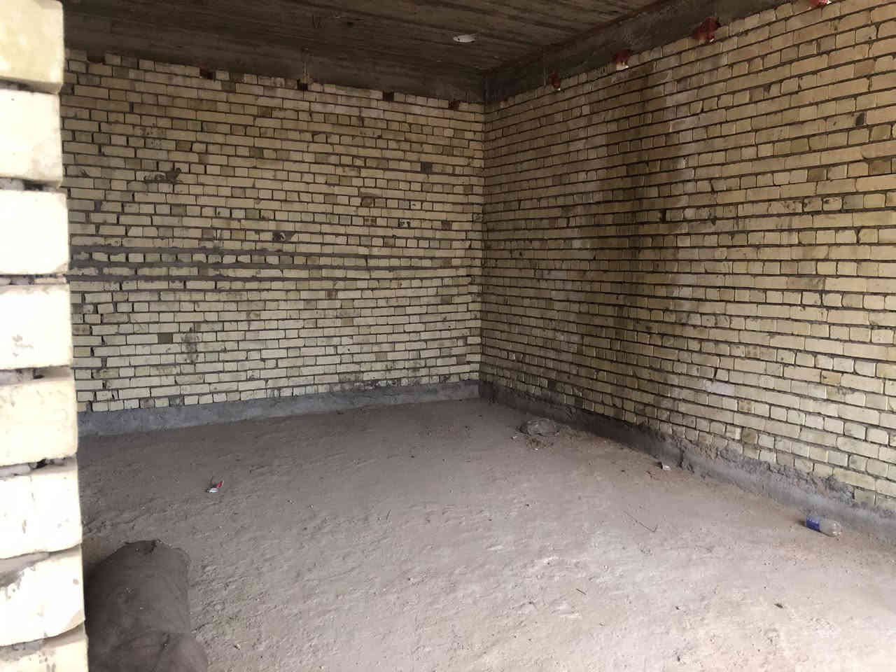 السلام عليكم هيكل للبيع المساحة الكلية ٧٧٥ متر الواجهة ١٦.٥ متر النزال ٤٧ متر الموقع الدورة البوعيثة قرب جامع التوبة يبعد عن السدة ٣٠٠ متر للستفسار الاتصال على رقم صاحب الدار *********** متوفر واتساب
