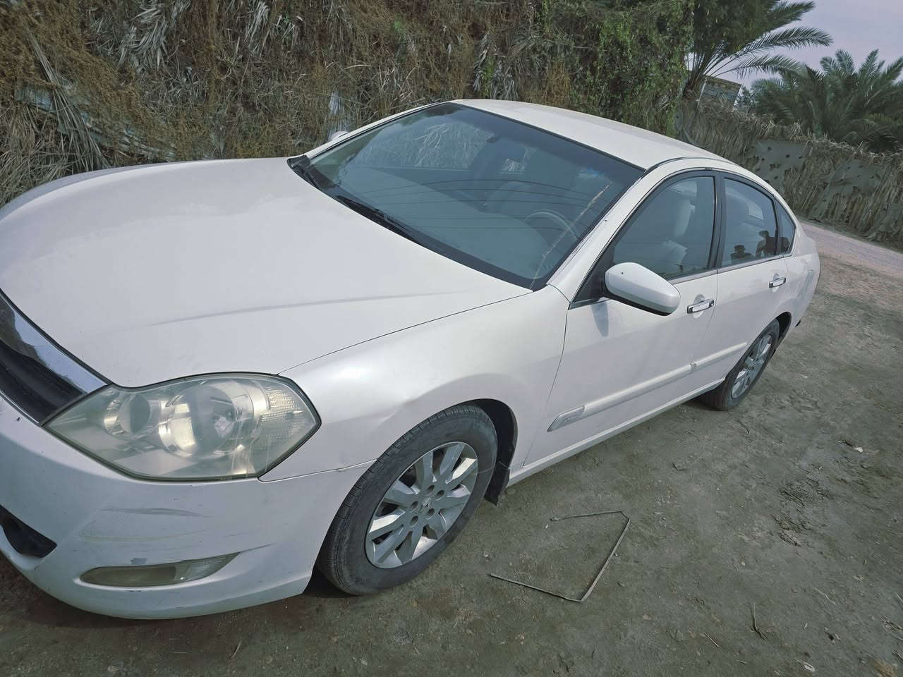 السلام عليكم 
رينو سافران للبيع موديل ٢٠٠٩ لون ابيض رقم بغداد جديد ( ٦ سلندر ) السياره كفاله  ماعدا  شبر بارد في باب السائق 
سياره نظيفه وجاهزه ( السعر  ١٠٥ )
مكان السياره ديوانيه 
الشراي يتصل وبالخدمة( *********** )
