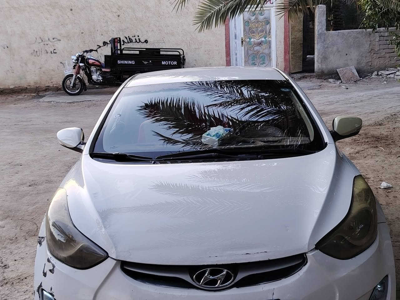 النترا موديل 2013 خليجي مكفولة  بيها بس هاي الضربه بل الصوره   تجي وتشوف بعينك السعر95 وبيها مجال ***********
