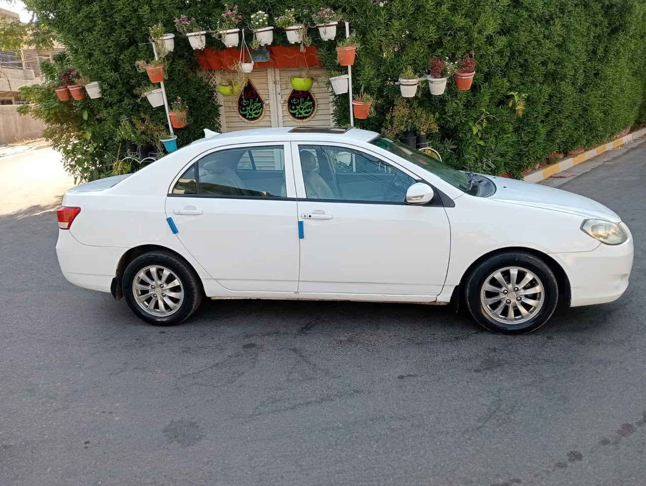 بي وادي للبيع كير مكينه تبريد مكفولات كير اوتو ماتيك صدر حداديه جديده سياره مكفوله من الظربه والصبغ سياره فتحه  داخلها بلادي عارضها ب 52  استخدام شخصي ممتعبه مكاني بغداد اني مكلف بالنشر ‏‪***********‬‏
