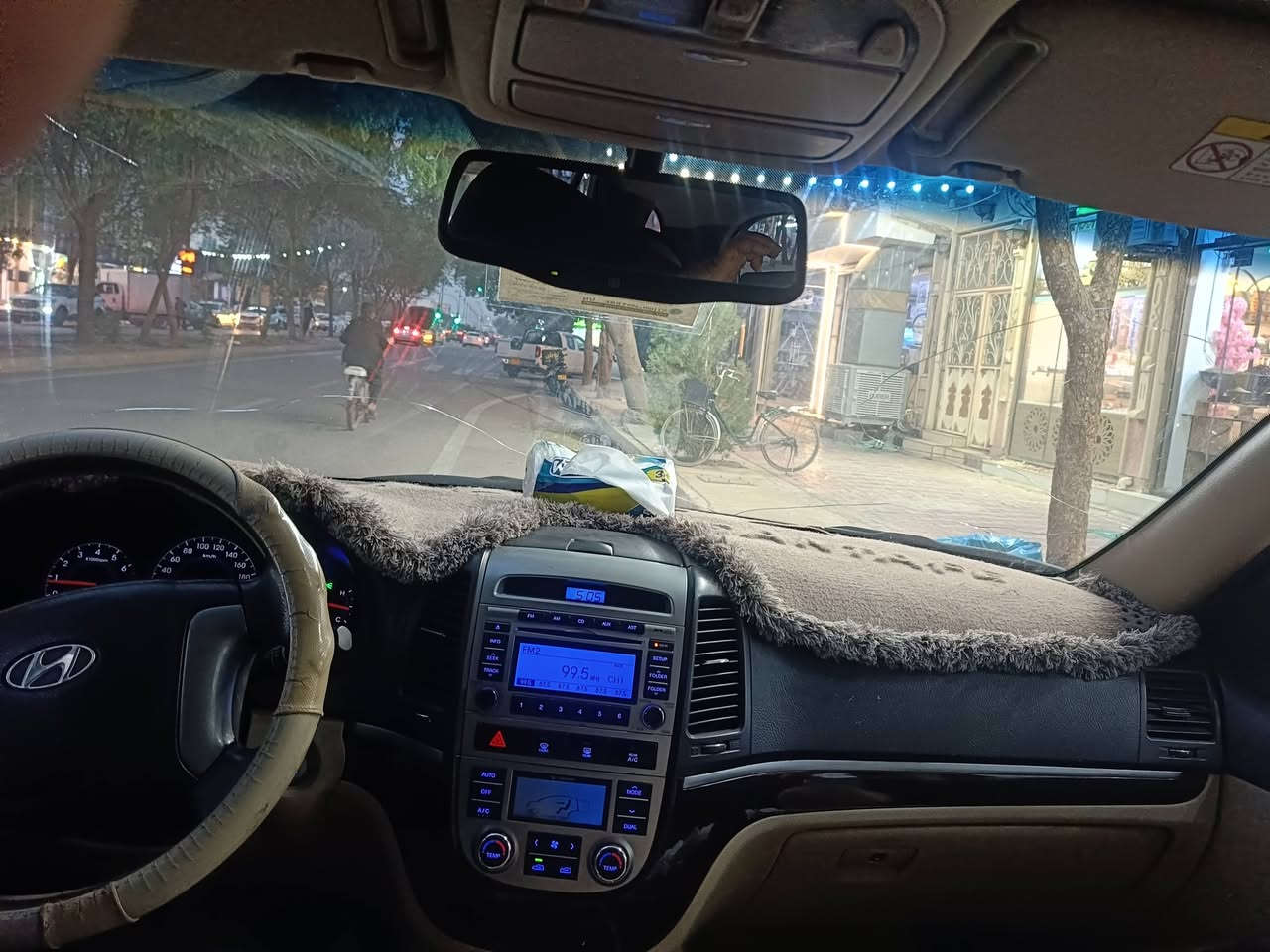 سنتافي موديل 2012 رقم سليمانيه  بسمي السياره سنويه مجدد لحد 2030 محرك 4 سلندر محرك مفتوح سياره سبعه راكب وثلاثه قطع تبريد بصمه وبنوراما يعني سياره فول واحد على واحد سياره وتبريد ثلج بيها صبغ فقط جامرلغ خلفي سعر السياره 147 وبيه مجال مكان السياره ديالى جلولاء رقم ***********
