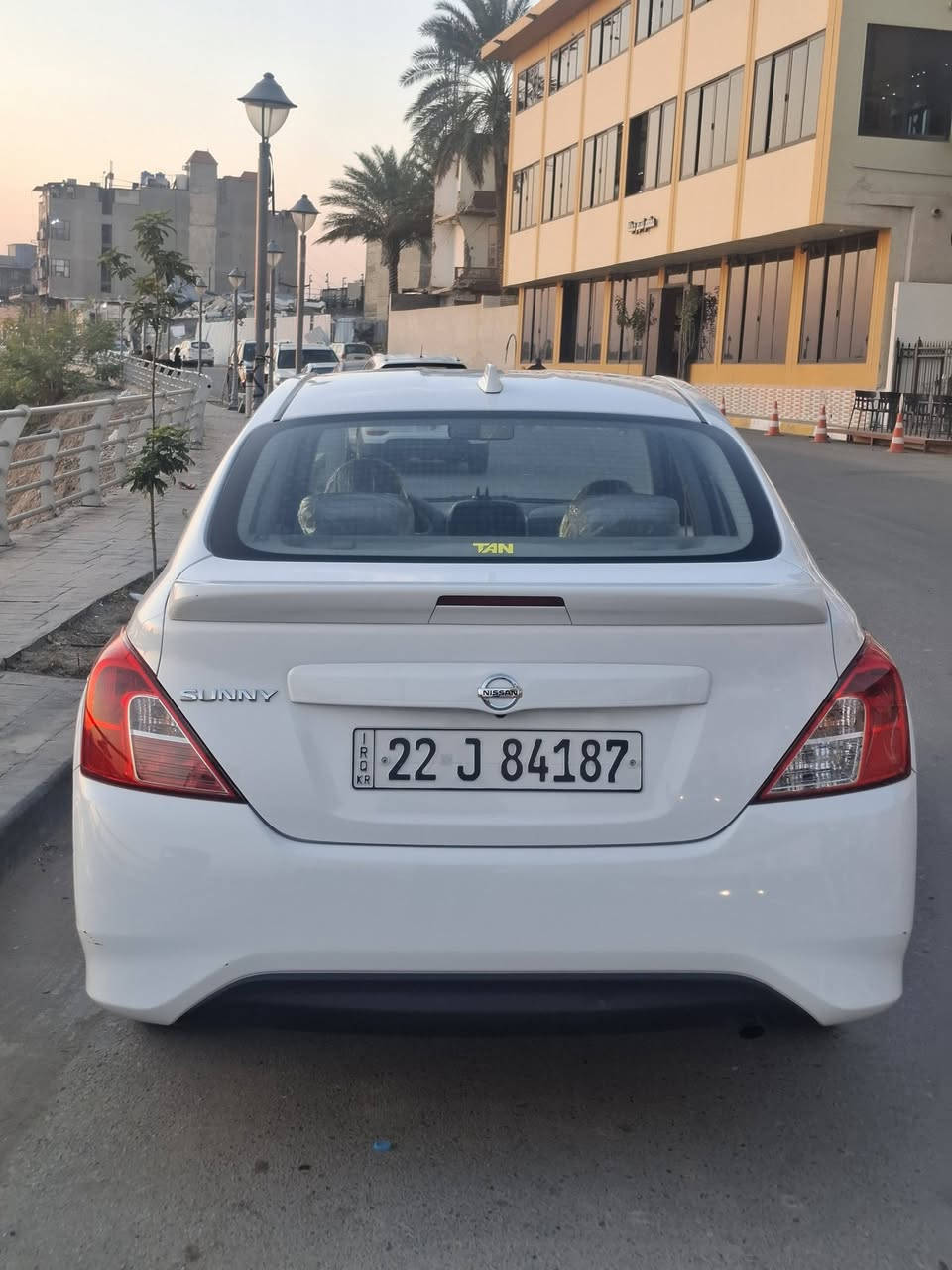 نيسان صني هندي 2024 للبيع
✅ مكفولة ️كفالة عامة فقط بيها كم رصعة بسيطة 
✅️ماشية 31الف
✅️شرط تحويل سنوية نفس اليوم 
✅️كير و محرك وكهربائيات كفالة 
✅️تاير جديد 
✅كامرة خلفية 
️✅️تبريد وتدفئة شرط
✅جامات امامي كهربائي
📍بغداد 
✅️السعر 126$ 
 تلفوني ***********
