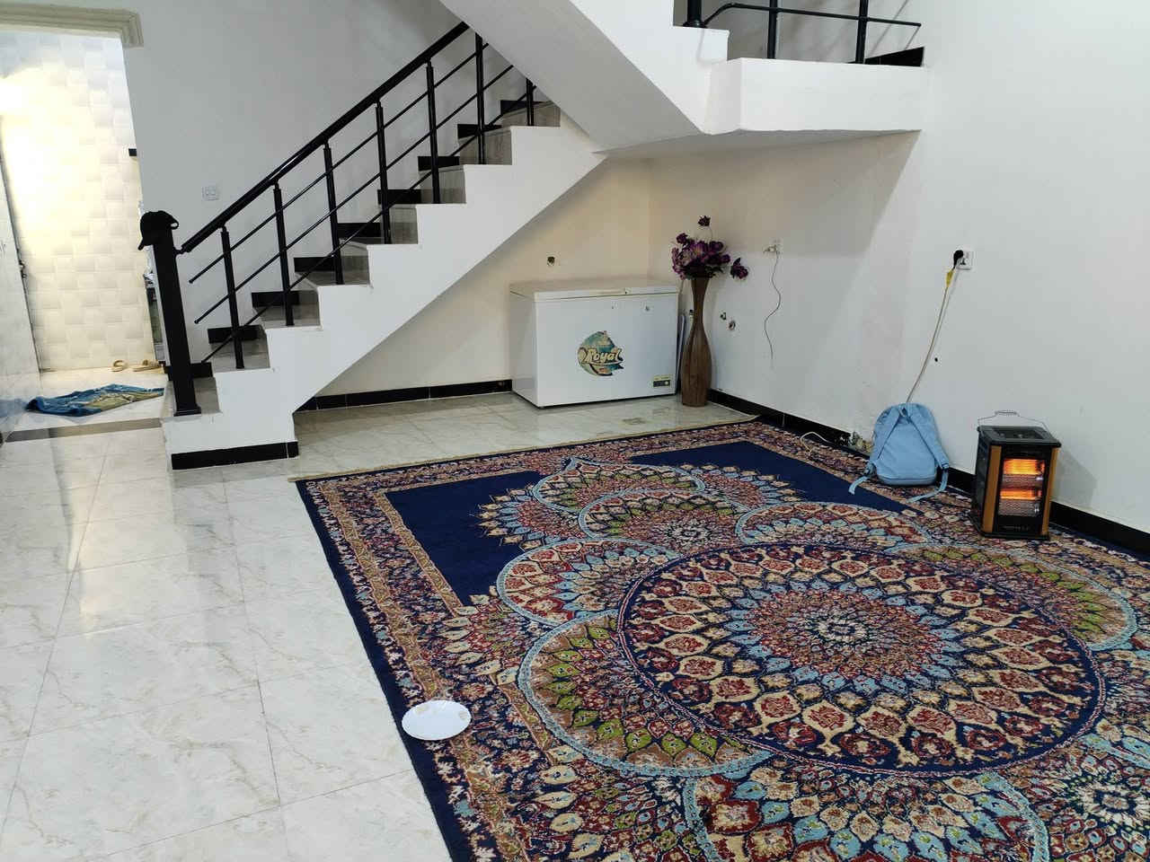 دار للبيع في منطقه الجرحى المساحه 200متر شارع 12 مقابيل شارع 12 البيت طابقين كامل السعر ب160 للاستفسار ***********
