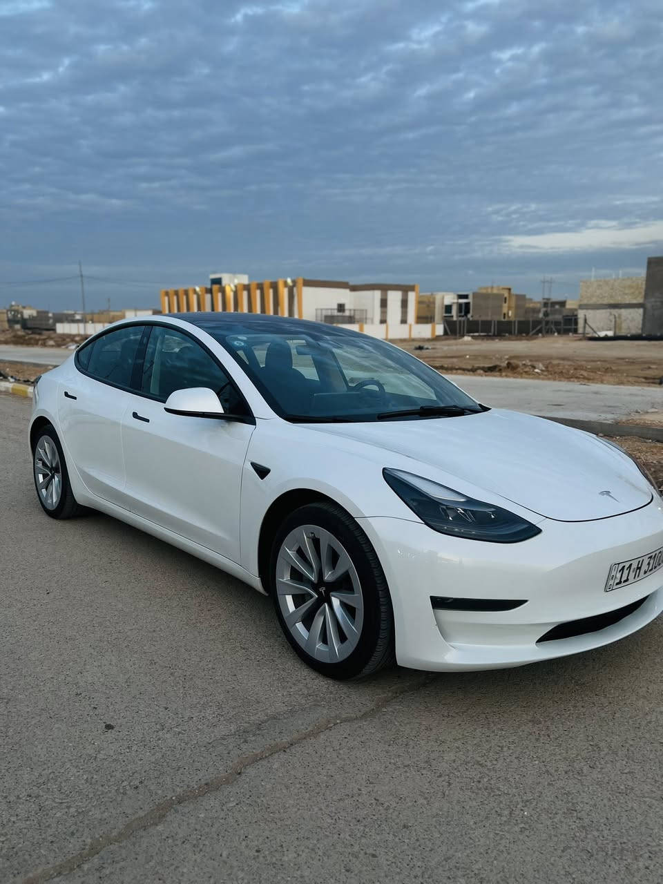 تسلا مودل 3  موديل 23
حادثه بيه جاملغ وربع الباب سايق 

ماشيه ٣٧ميل 
سياره تك ماطور

مكان سياره كوت 

السعر 155 وبيه مجال

واتساب :***********
