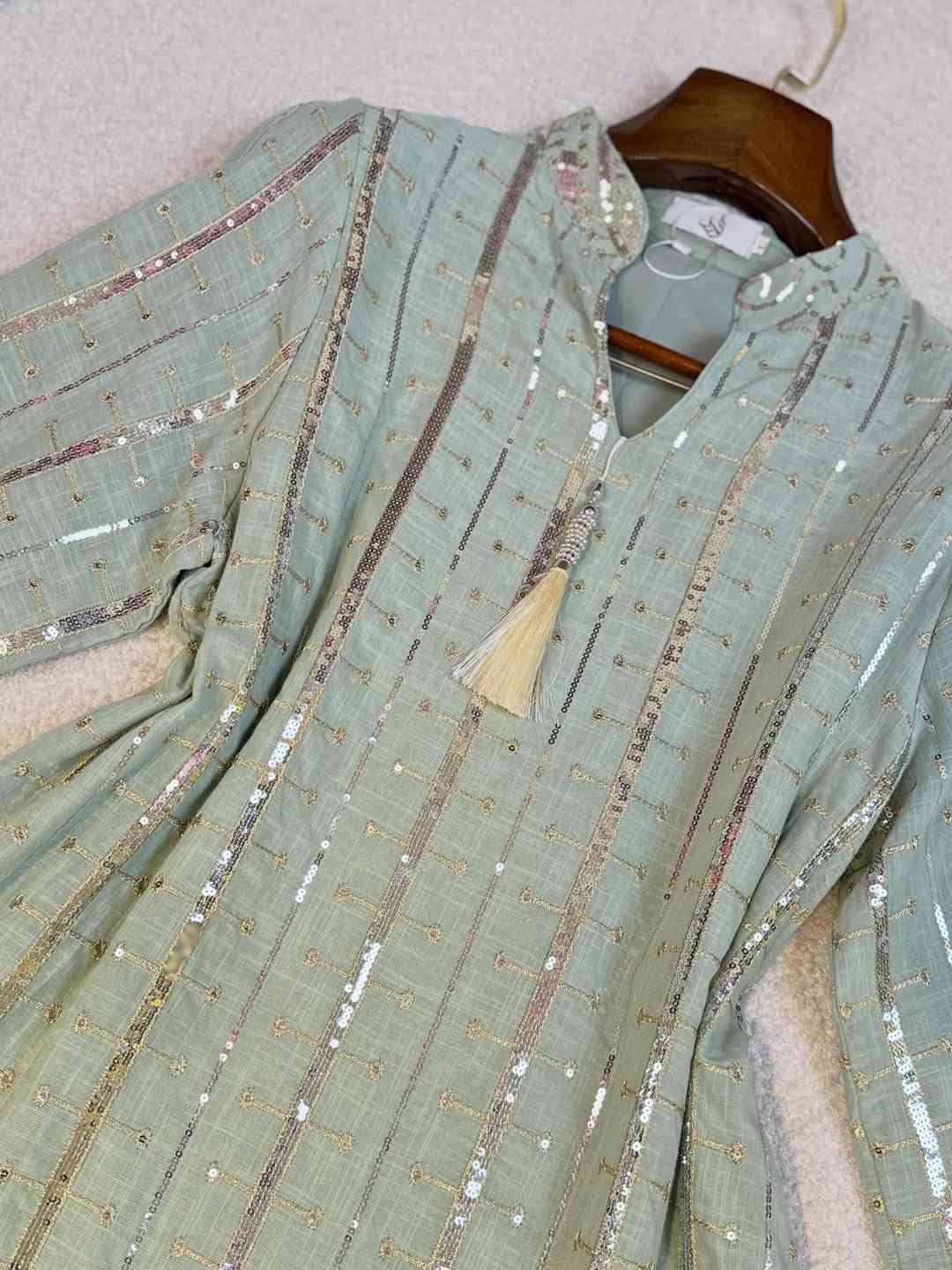 الــسعر35الــف✨🤎
القياسات(L,xl,2x)

للحجز و الاستفسار التواصل على الأرقام واتس اب 

***********
***********
***********
***********

توصيل بغداد  5000
توصيل محافظات  5000
