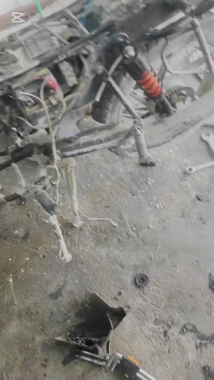 عرض تجفيت(100)
عرض فشك(200)
العنوان/الكرادة قرب المسرح الوطني/مقابيل باجة الحاتي/(محل بوكسر الكرادة)
***********
