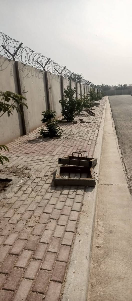 السلام عليكم ورحمه الله وبركاته
مستعدين لتنفيذ المقاولات الثانويه 
رصف المقرنص و صب البلاند و الكربستون 
صبغ و تخطيط الأرصفه 
صب المماشي و السواقي و الجدار الساند 
نفذنا أكثر من 50 موقع في أغلب المحافظات 
*********** 
***********
