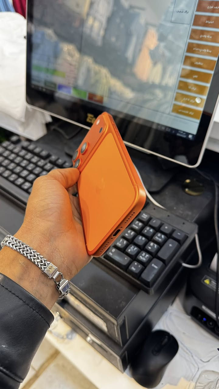 ايفون 17 برو ماكس
ذاكرة 256 
بطارية 100 
جهاز جديد بعده بالضمان 
تواصل ***********
