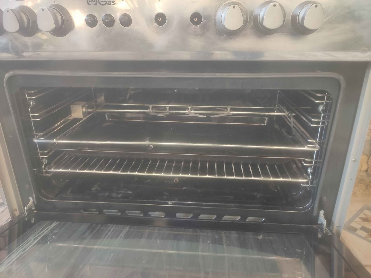 طباخ نضيف جدا للبيع تفاصيل اكثر اتصل على *********** دهل اوران, واسط
