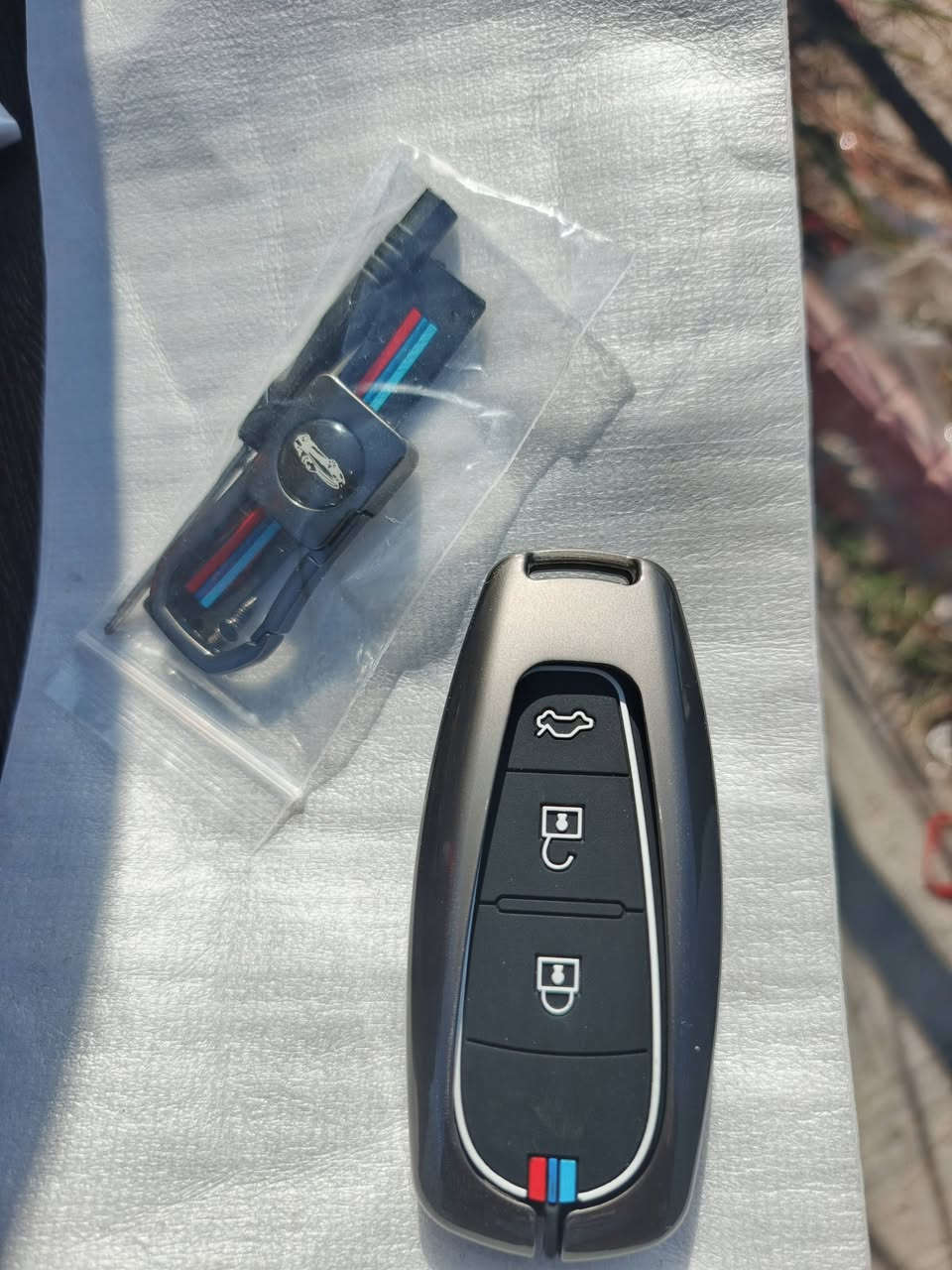 متوفر لدينا غلاف بصمه
سوزوكي سياز 
السعر 15الف 
عنوان المحل 
بغداد حي الحسين مقابل محطة وقود حي العامل مجاور زنود الست حلوياتي بلتقاطع السريع


**إذا كنت صاحب هذا الإعلان وتريد حذفه لأي سبب، رجاءا أرسل رسالة إلى الدعم الفني**