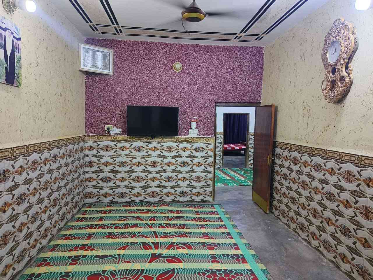 ياالله 
ع بركة الله مشتمل 150 متر للبيع 
سند زراعي 25
بالامير قرب مولد حسن حتروش 
3 غرف نوم 
غرفتين في الطابق الارض 
غرفة + سويت في الطابق الثاني 
صاله استقبال مطبخ صحيات 
***********
