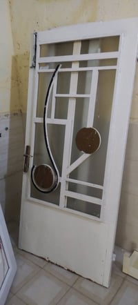 غراض لبيع باب حديد نضيف درجه اوله ثكيل هو طلاكه ملته مغسله نضيفه امراي...